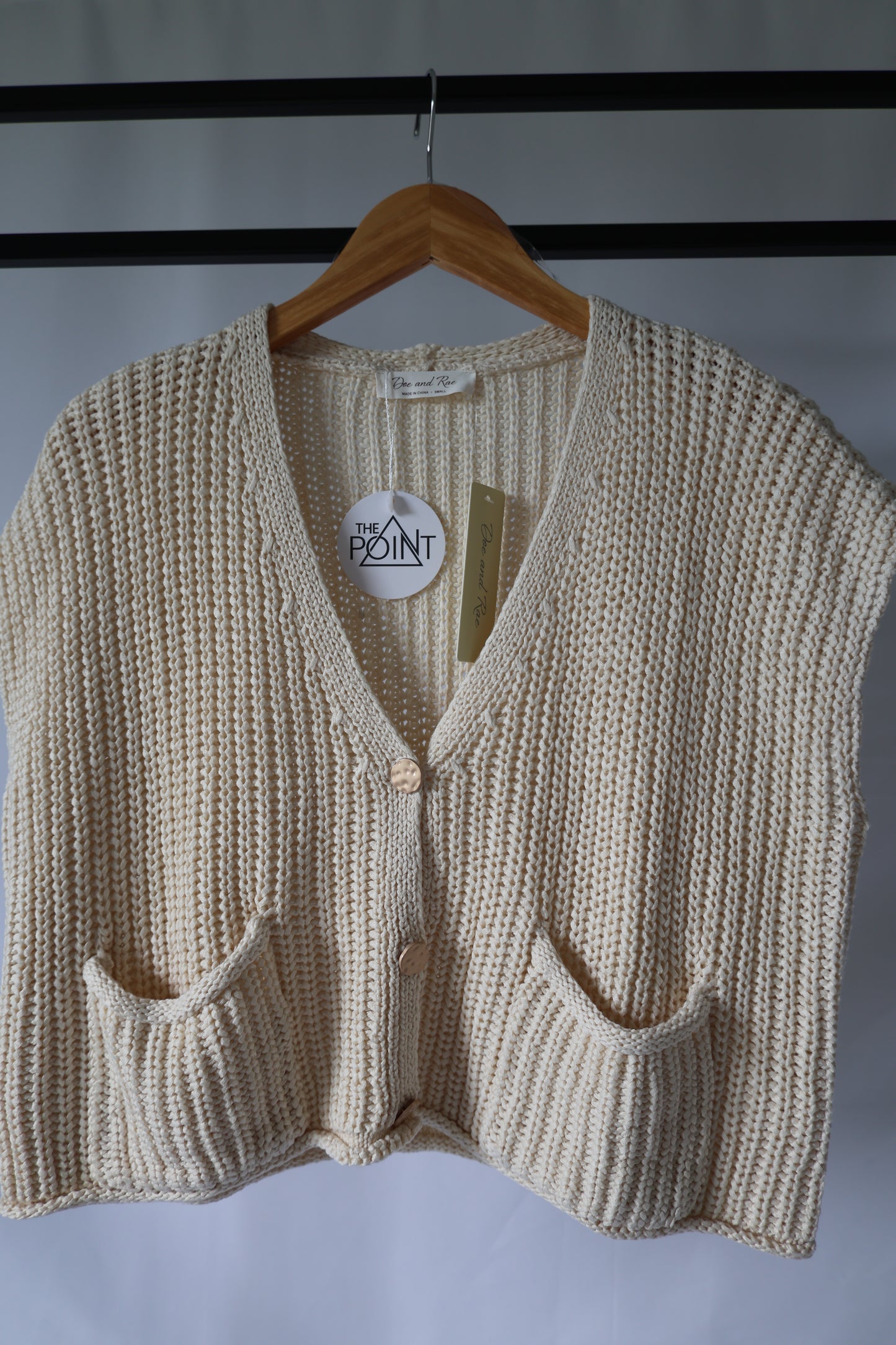 Doe and Rae - Chunky Knit Sweater Vest w/ Patch Pockets