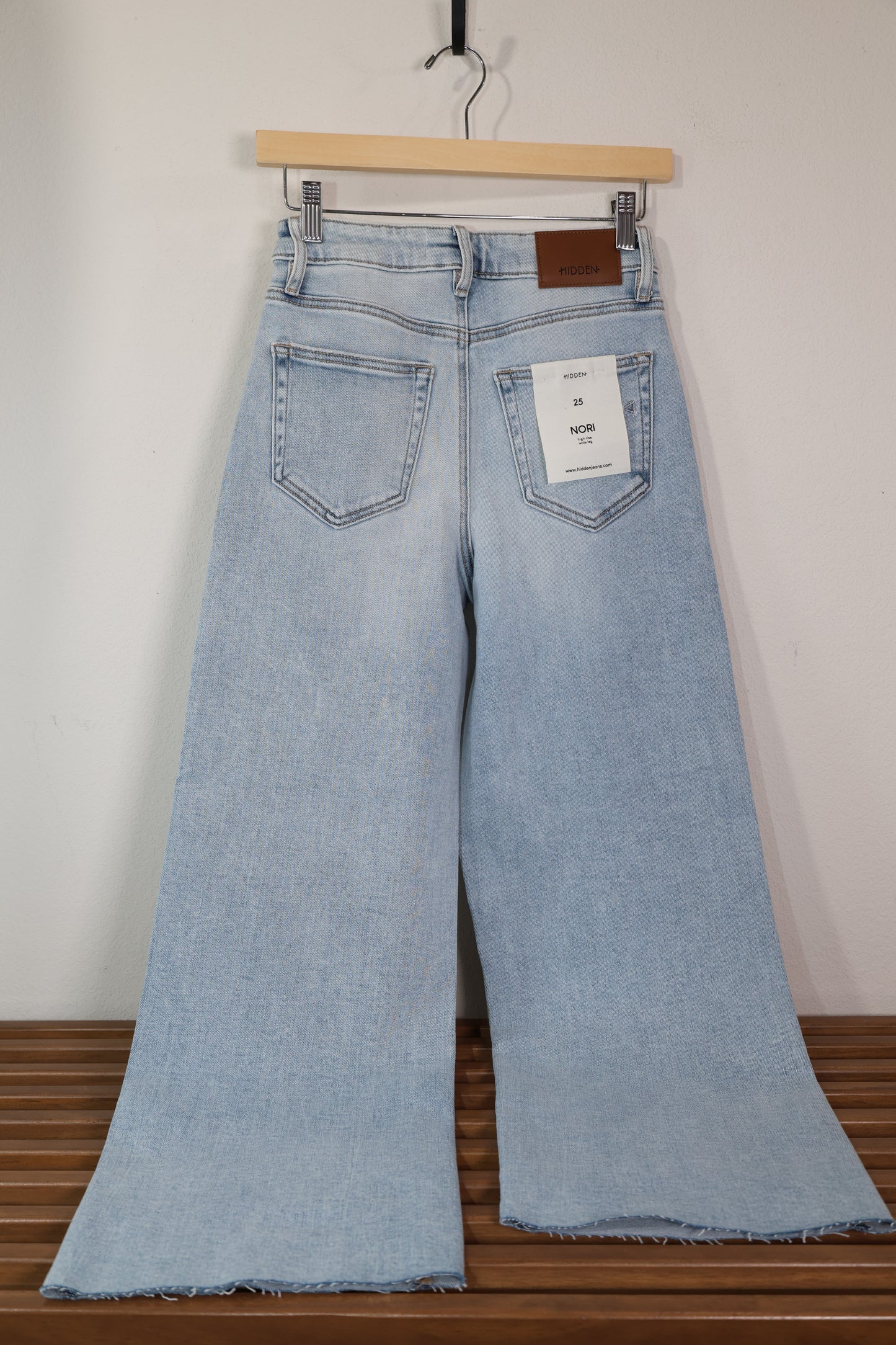 Hidden Jeans - Light Wash Clean Stretch Wideleg