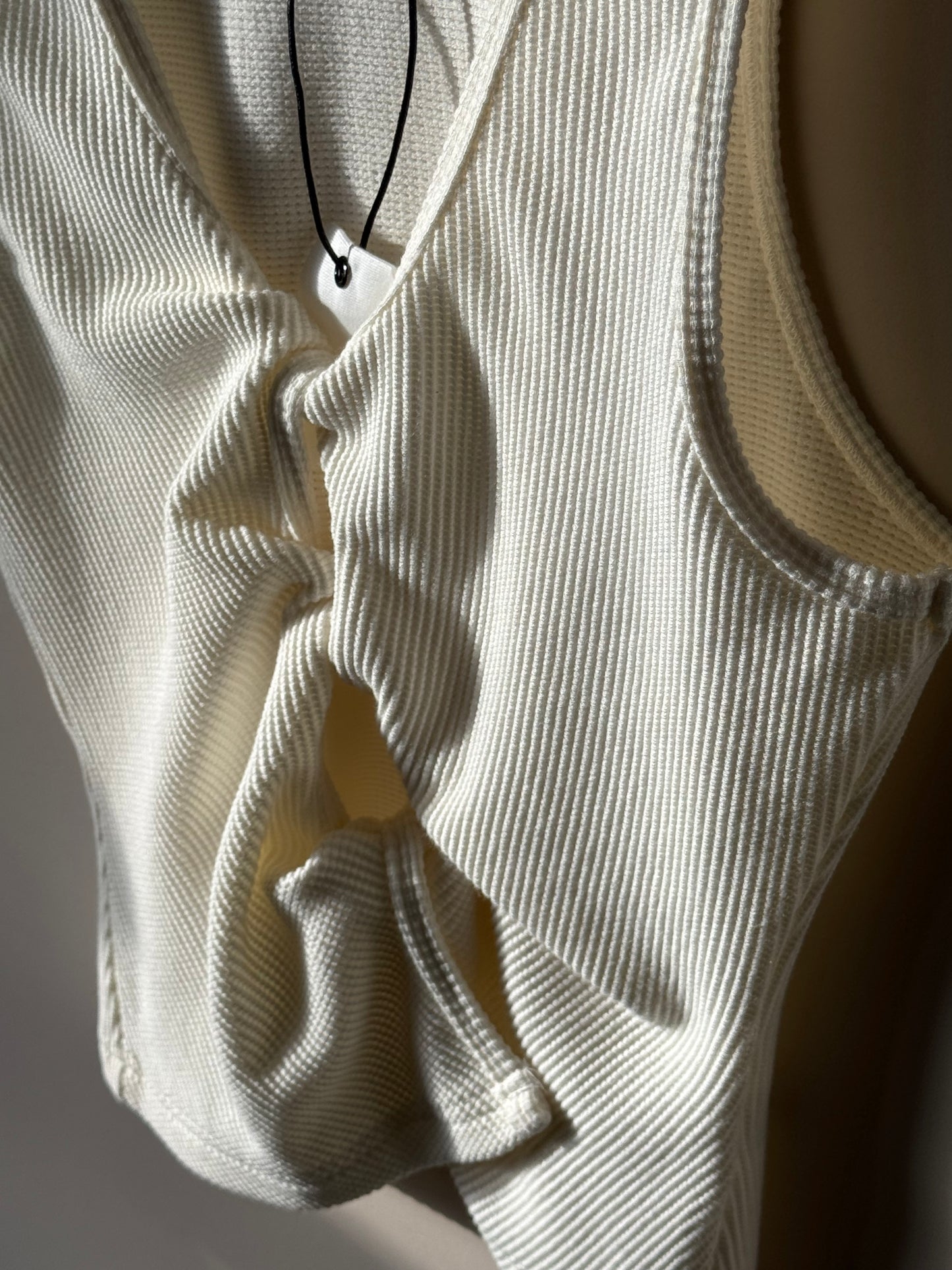 Miou Muse - Keyhole Front Twist Detail Ribbed Tank
