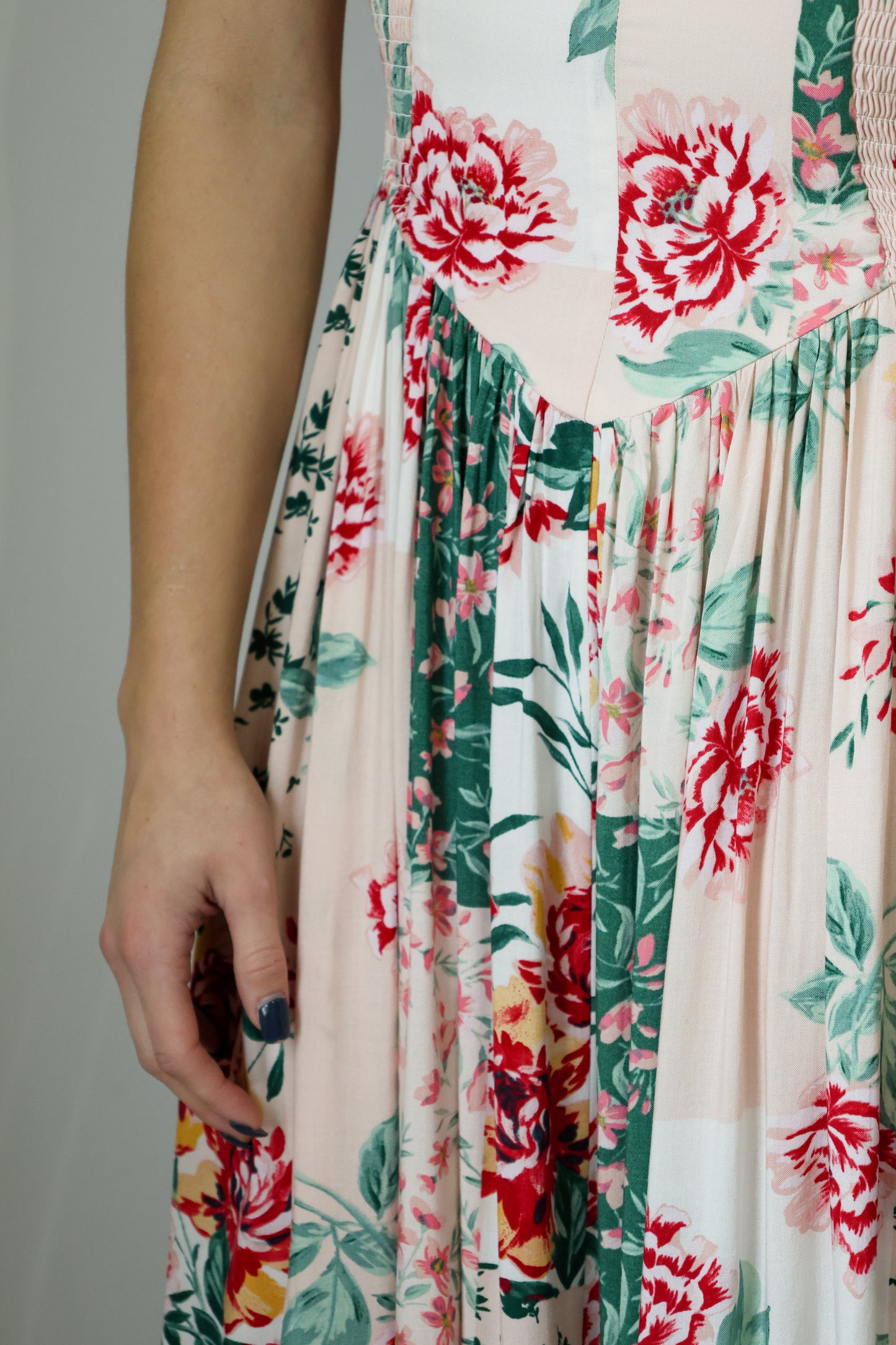 Sky to Moon - FLORAL PATCH PRINT SLEEVELESS SMOCKED MIDI DRESS