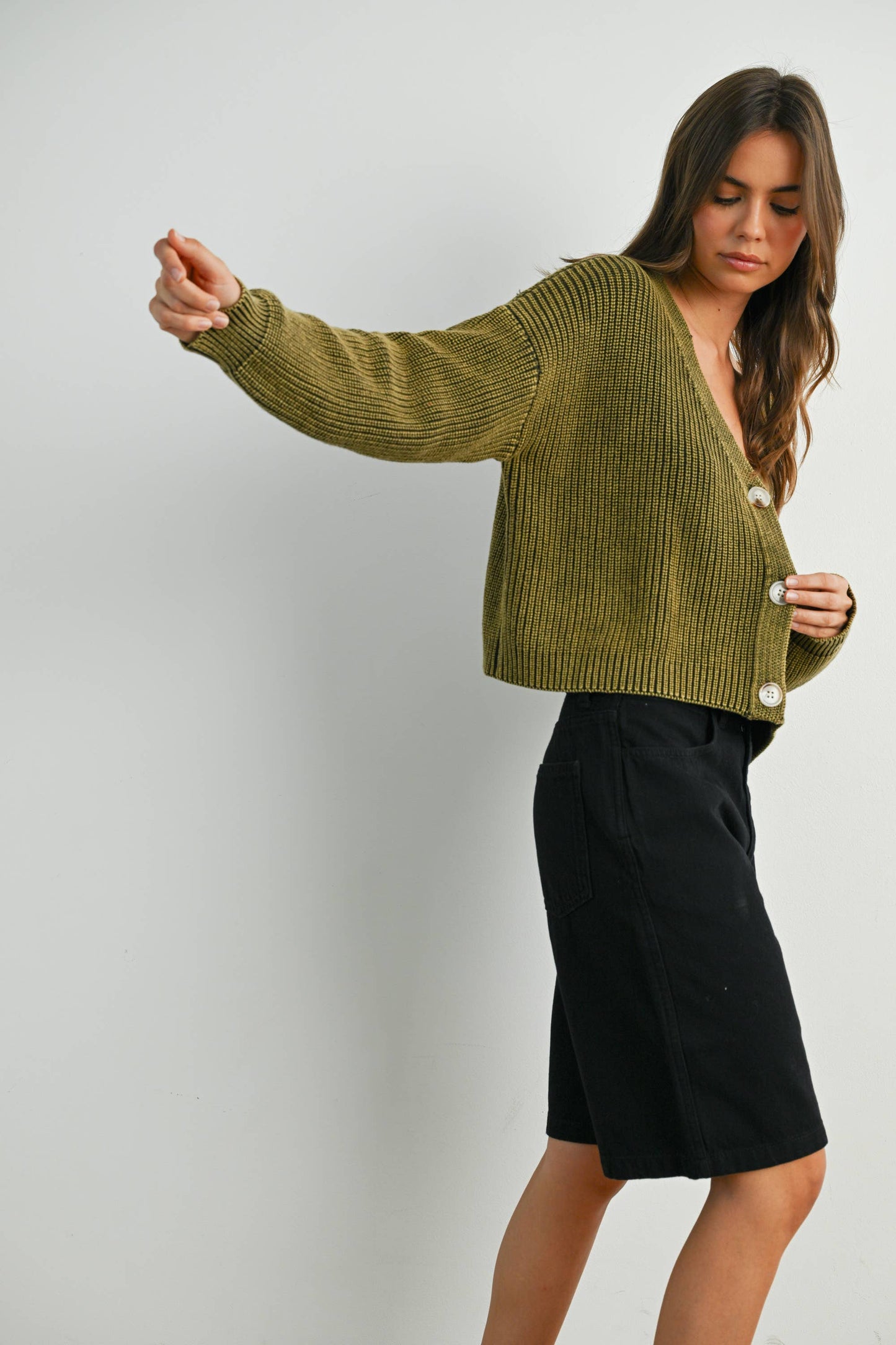 BUTTERMELON - V-Neck Buttoned Ribbed Long Sleeve Cardigan