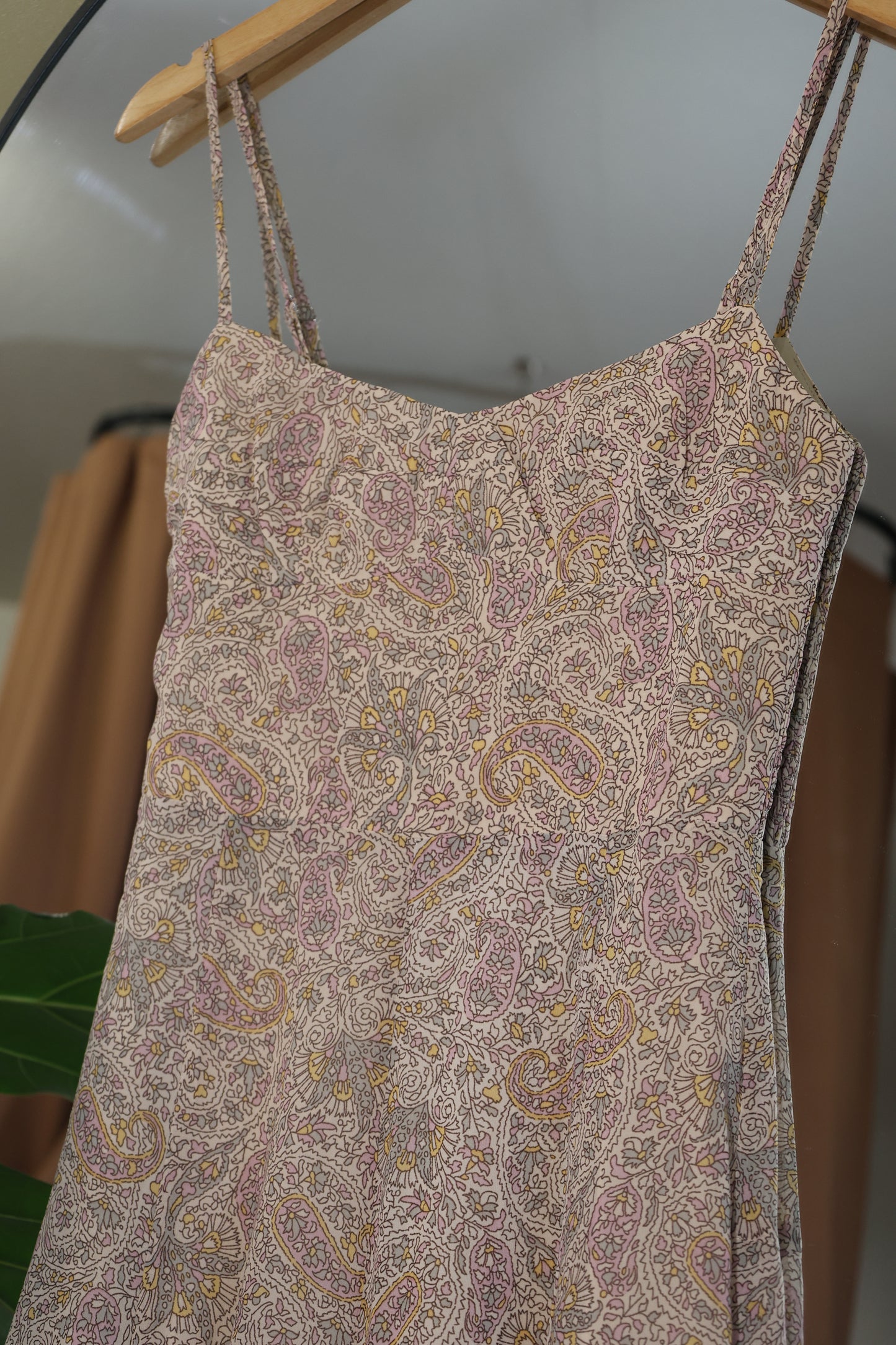 Sky to Moon - BROWN PAISLEY HIGH-LOW RUFFLE DOWN MIDI DRESS