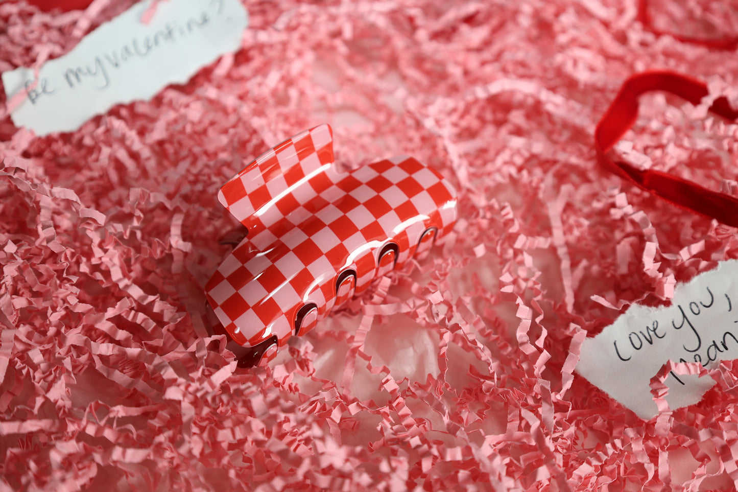 Red & pink checker claw clip