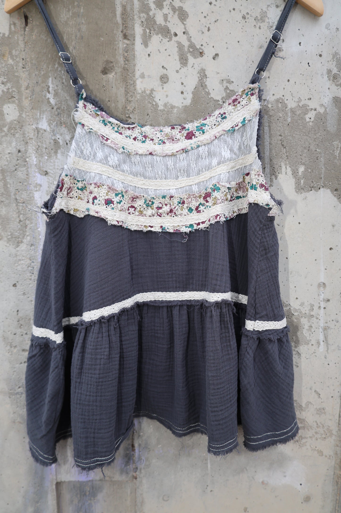 POL - Floral & Lace Patchwork Gauze Tank