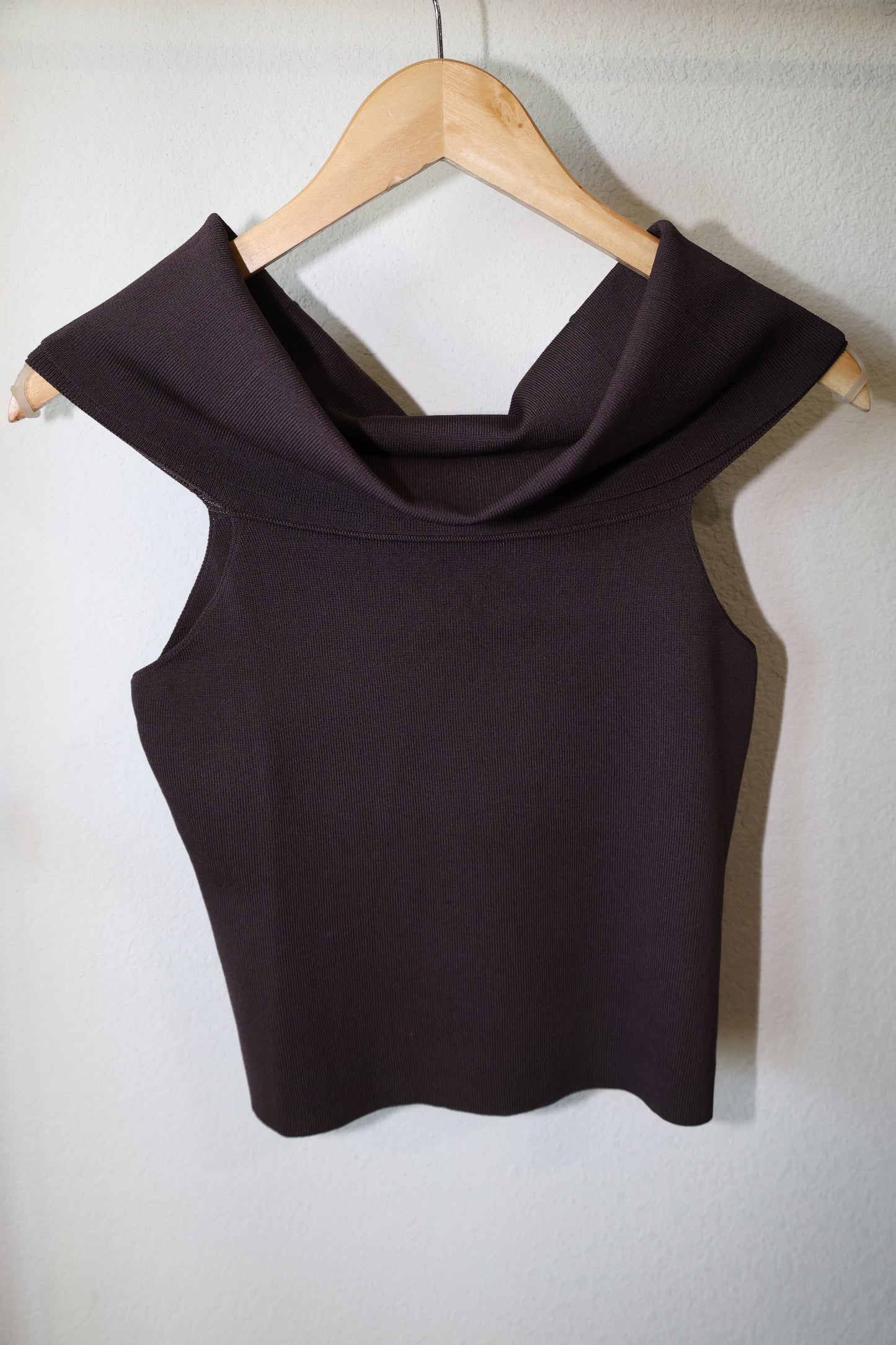 Miou Muse- Off the Shoulder Ribbed Knitted Top