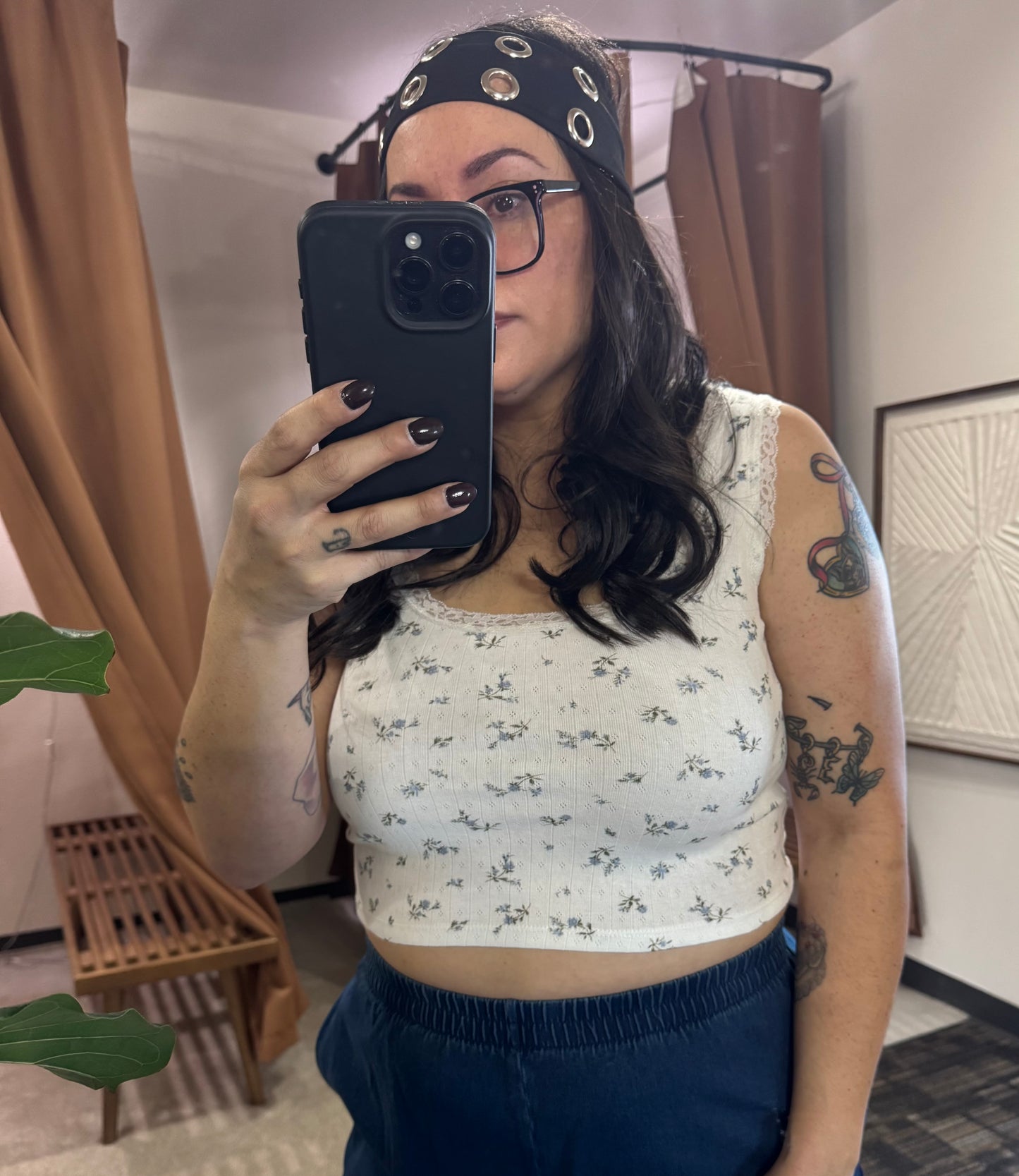 Blu Pepper - FLORAL POINTELLE LACE TRIM SLEEVELESS KNIT TOP