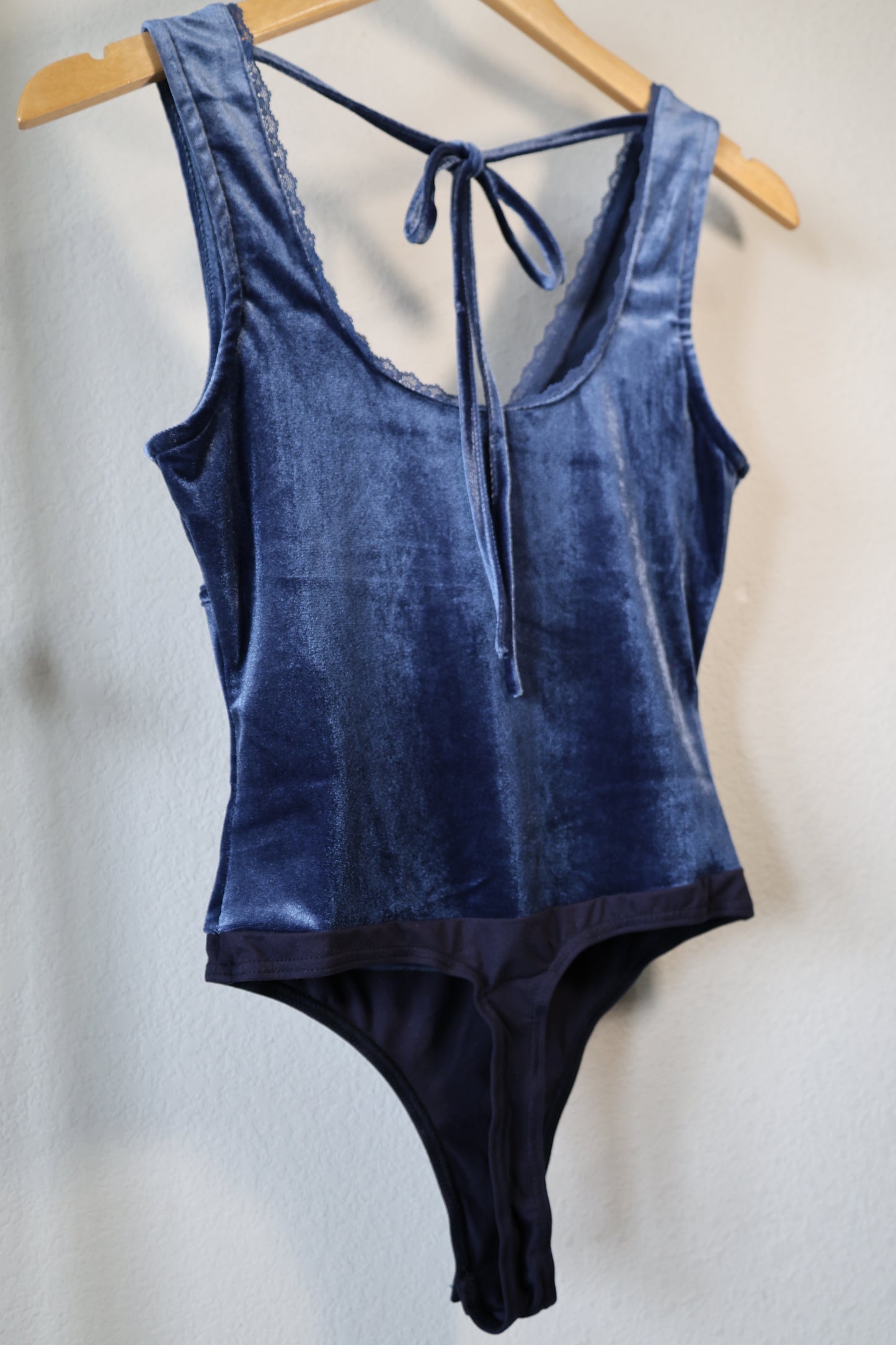 Le Lis velvet v neck bodysuit
