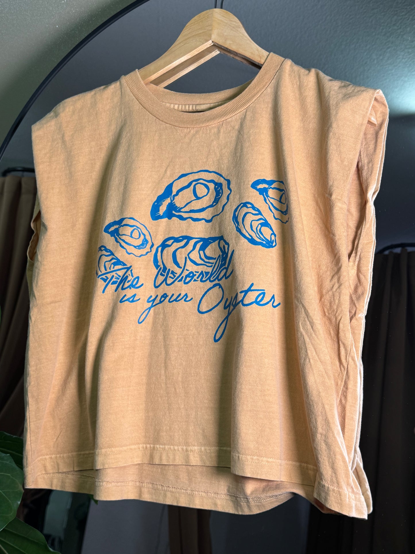 The Clandestine Underground - The World is Your Oyster Vintage Cropped Muscle Tank