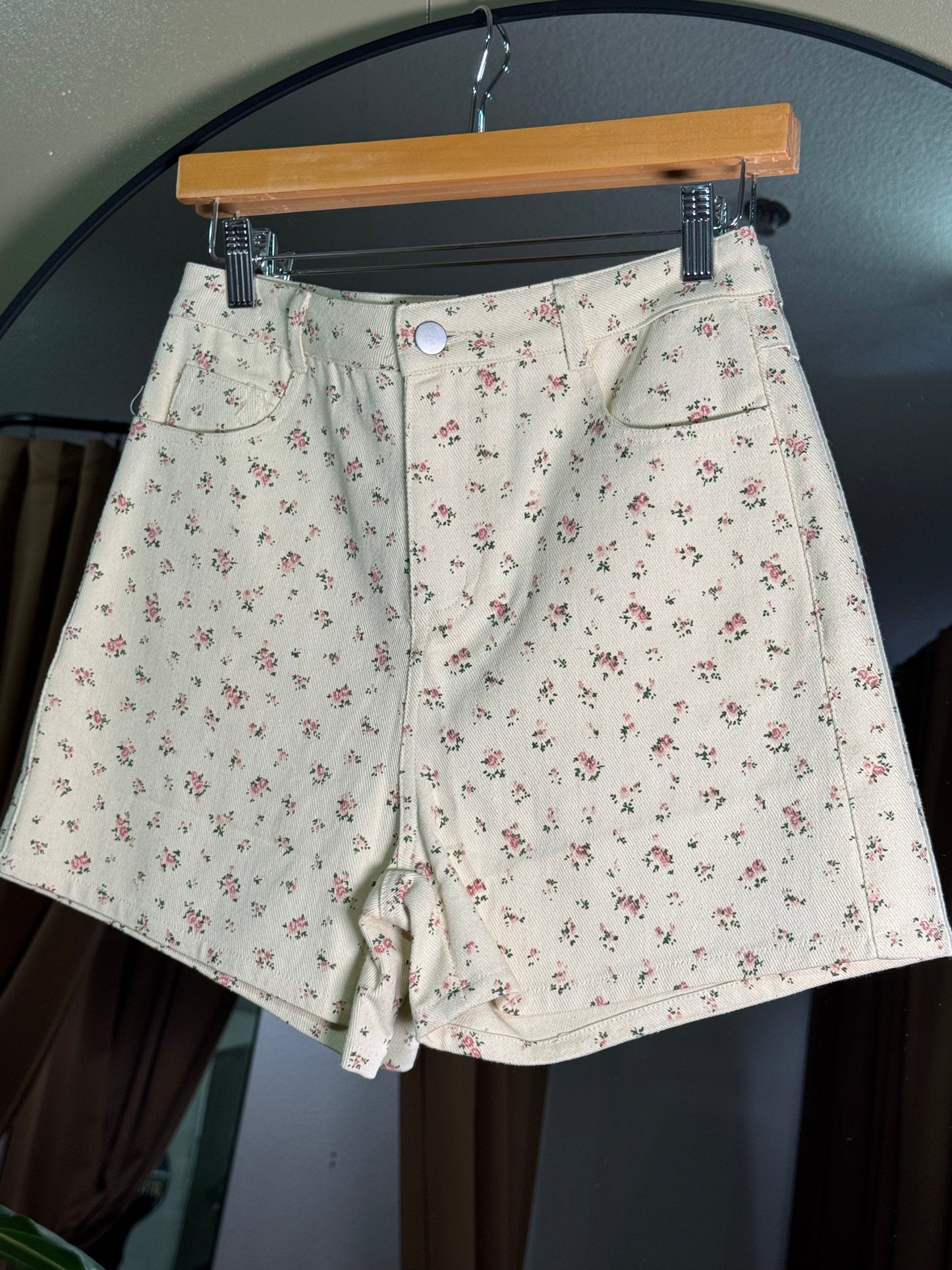 Cloud Ten - FLORAL PRINT DENIM SHORT