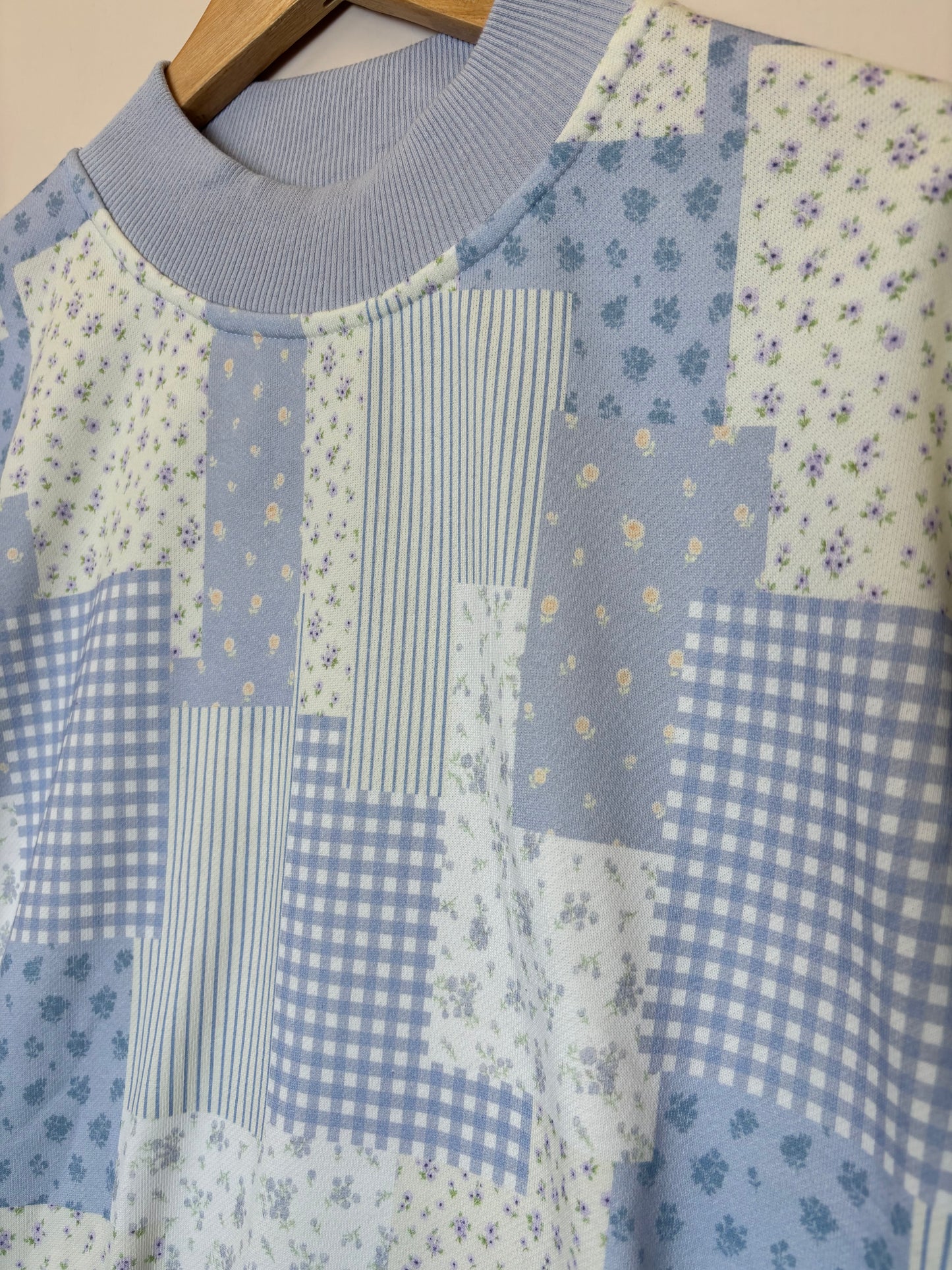 Le Lis - Patchwork Print Mock-neck Sweatshirt