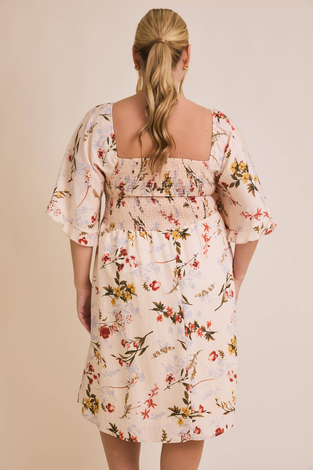 GILLI - PLUS SIZE SQUARE NECK LONG SLEEVE FLORAL PRINT SMOCKING DRESS