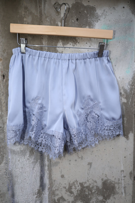 Le Lis - Elastic waist Mid-rise Lace Trim Shorts