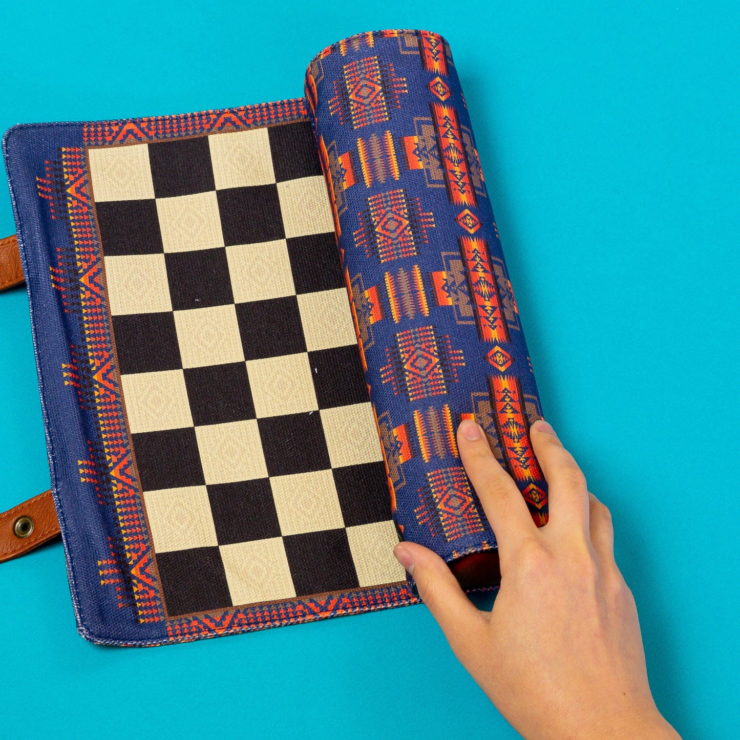 Chronicle Books - Pendleton Chess & Checkers Set