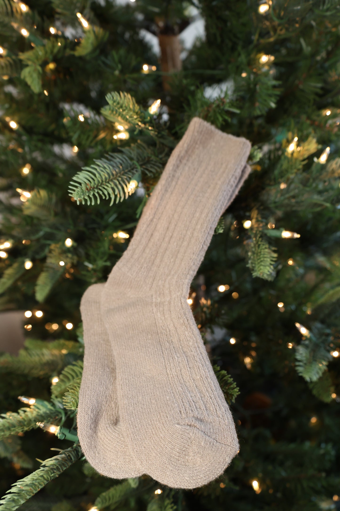 ACCITY - SIMPLE AND VERSATILE KNIT MID-CALF SOCKS