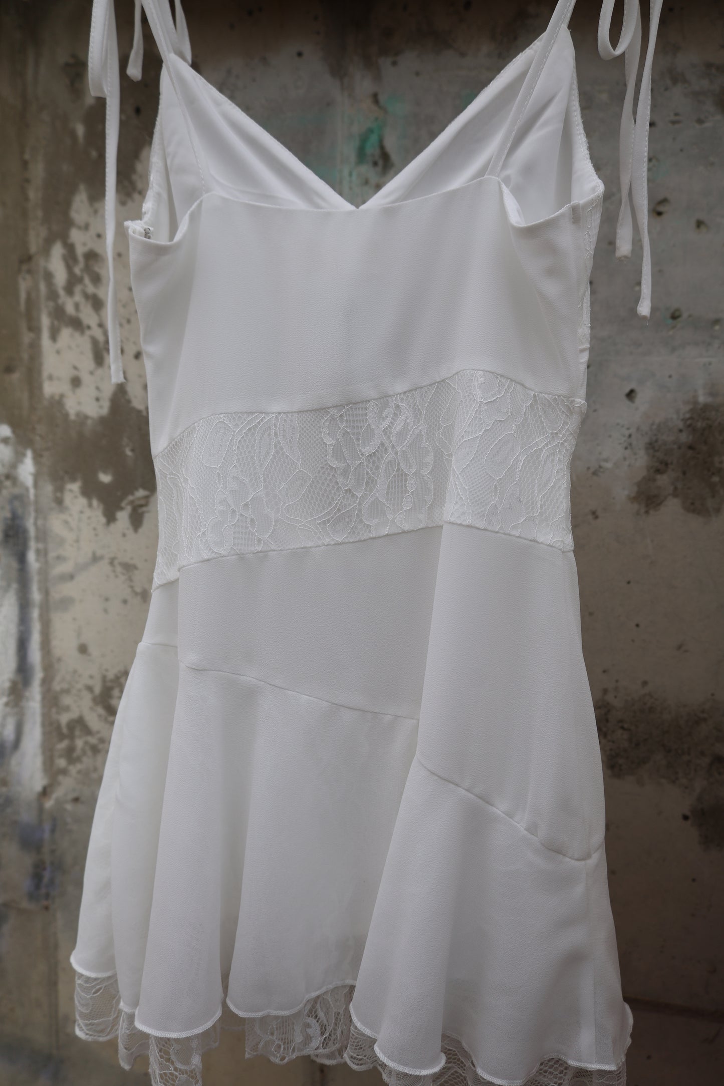 Le Lis - Layered Lace Mini Dress w/ Tie Straps