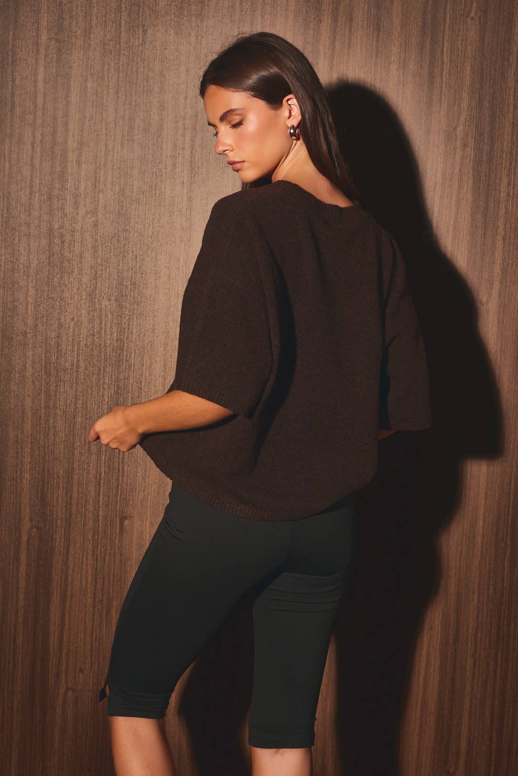 LE LIS - SHORT SLEEVE CREW NECK BOXY LIGHT WEIGHT SWEATER TOP