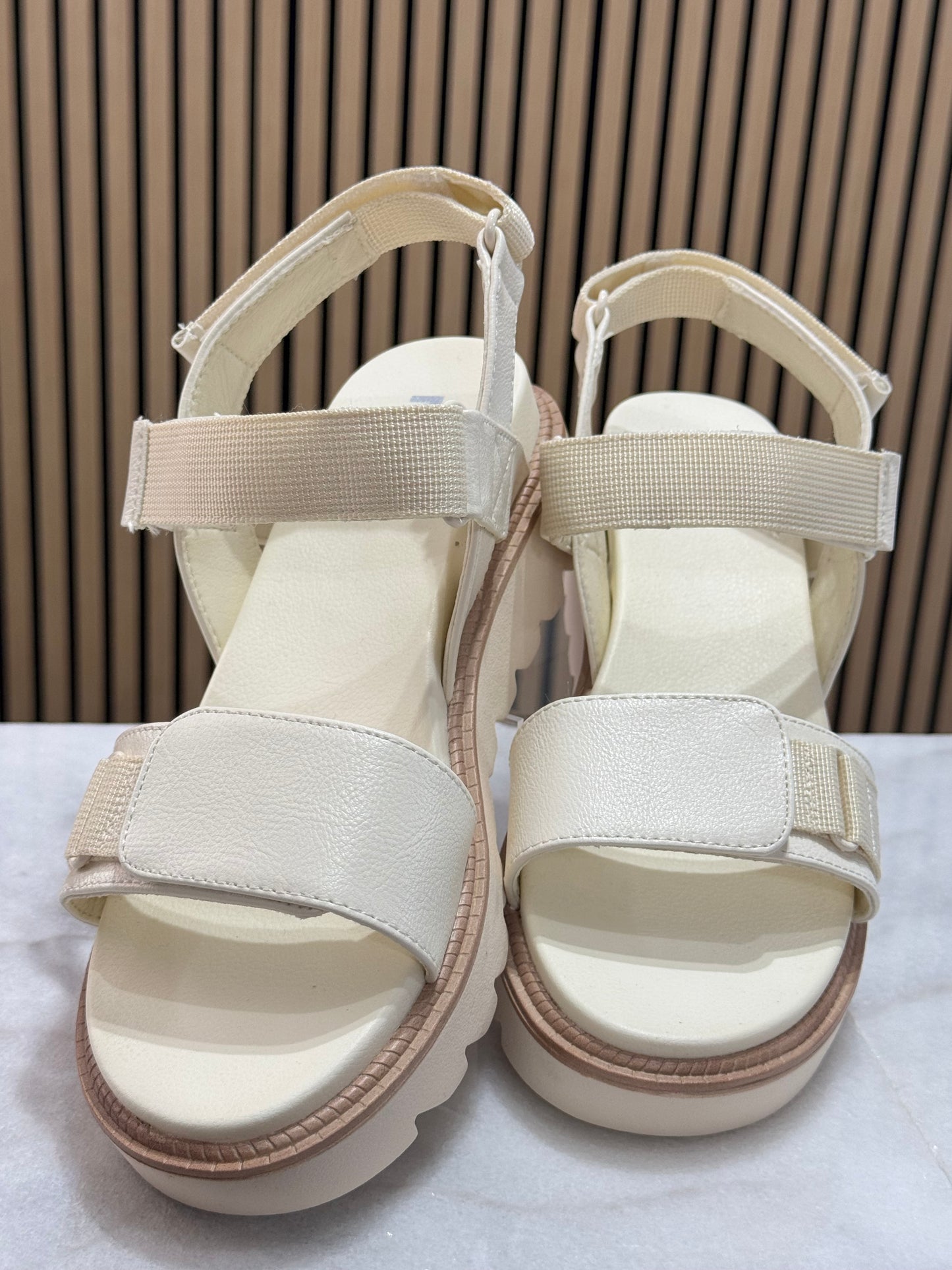 MIA Jony Flatform Sandal