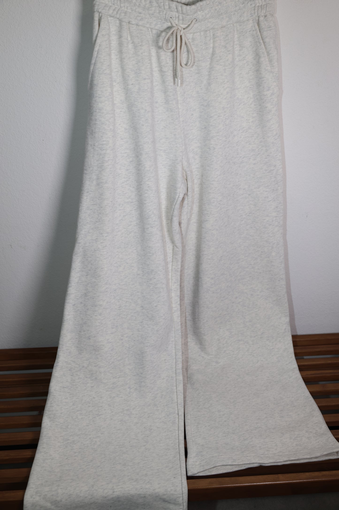 Skies are blue long wide drawstring sweatpants
