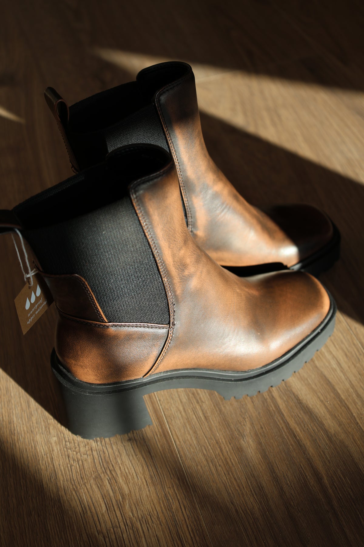 Grizzly H2O brown leather boots