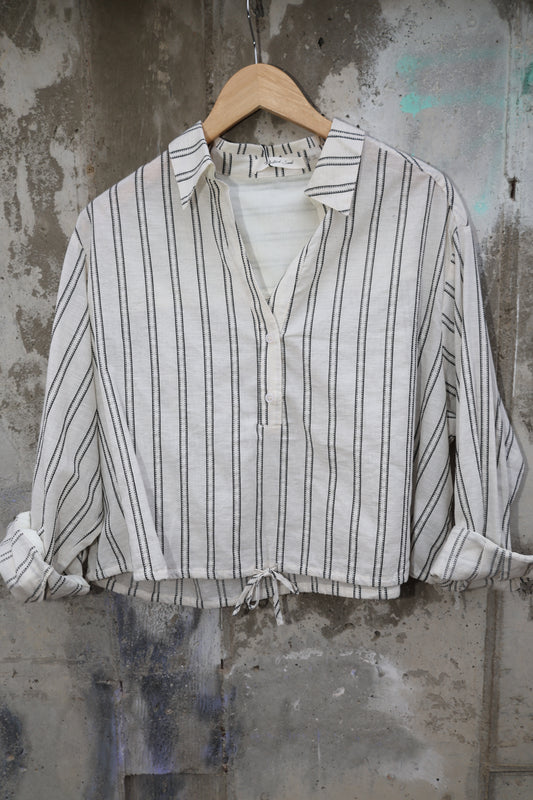 Mustard Seed - Relaxed fit Cropped Button-front Top