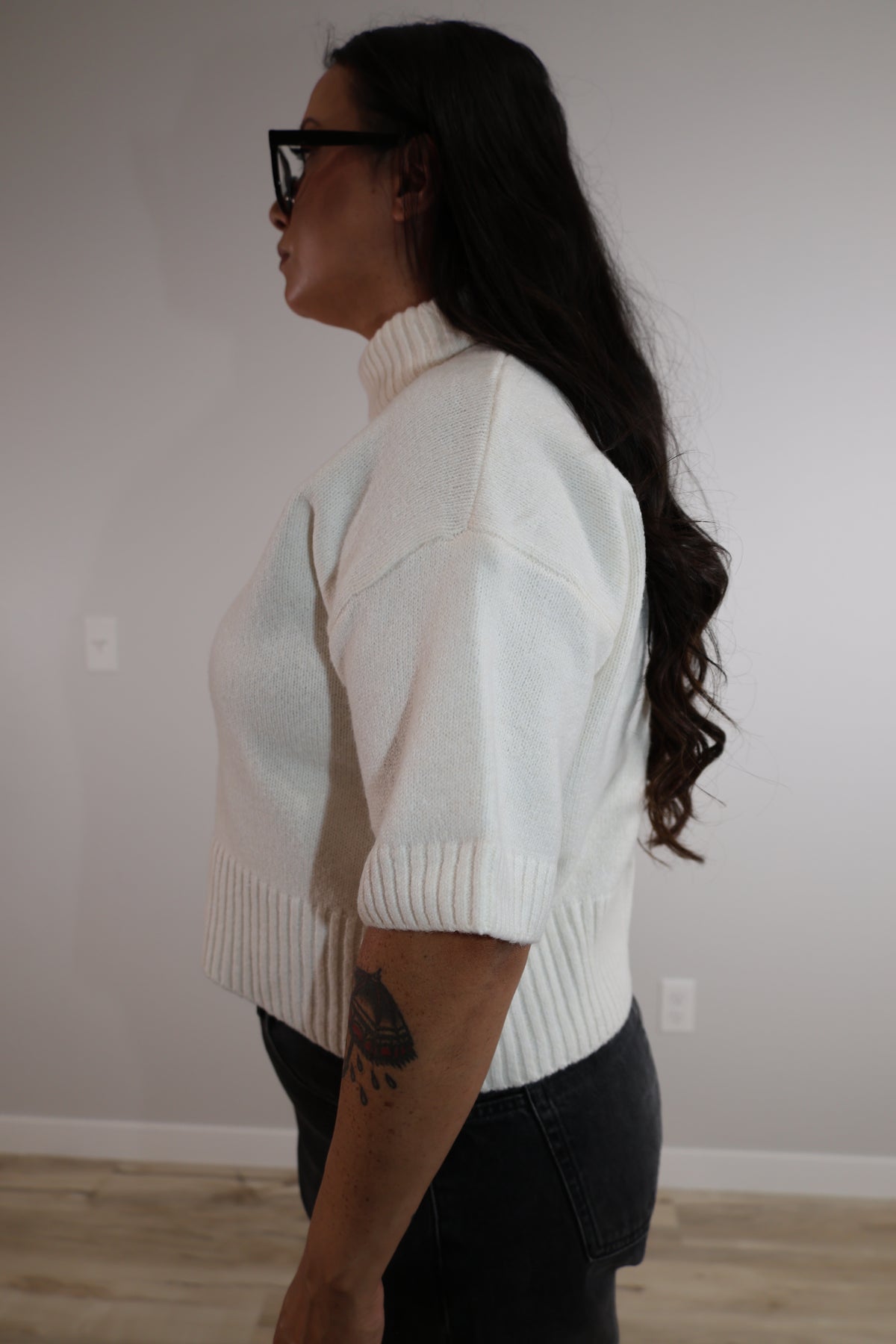 Got A Sec short sleeve turtleneck knit sweater