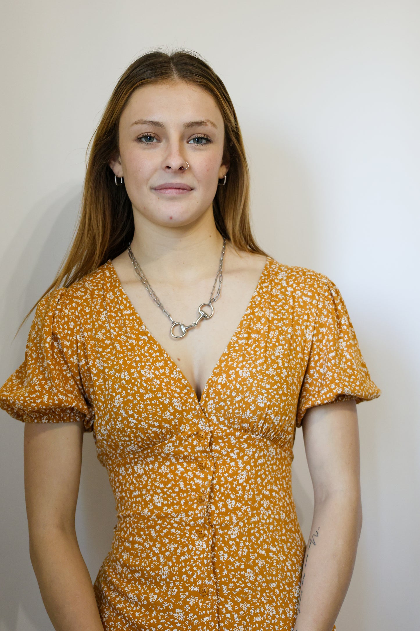 Doe and Rae - DITSY FLORAL PRINT V-NECK PUFF SHORT SLEEVE DRESS