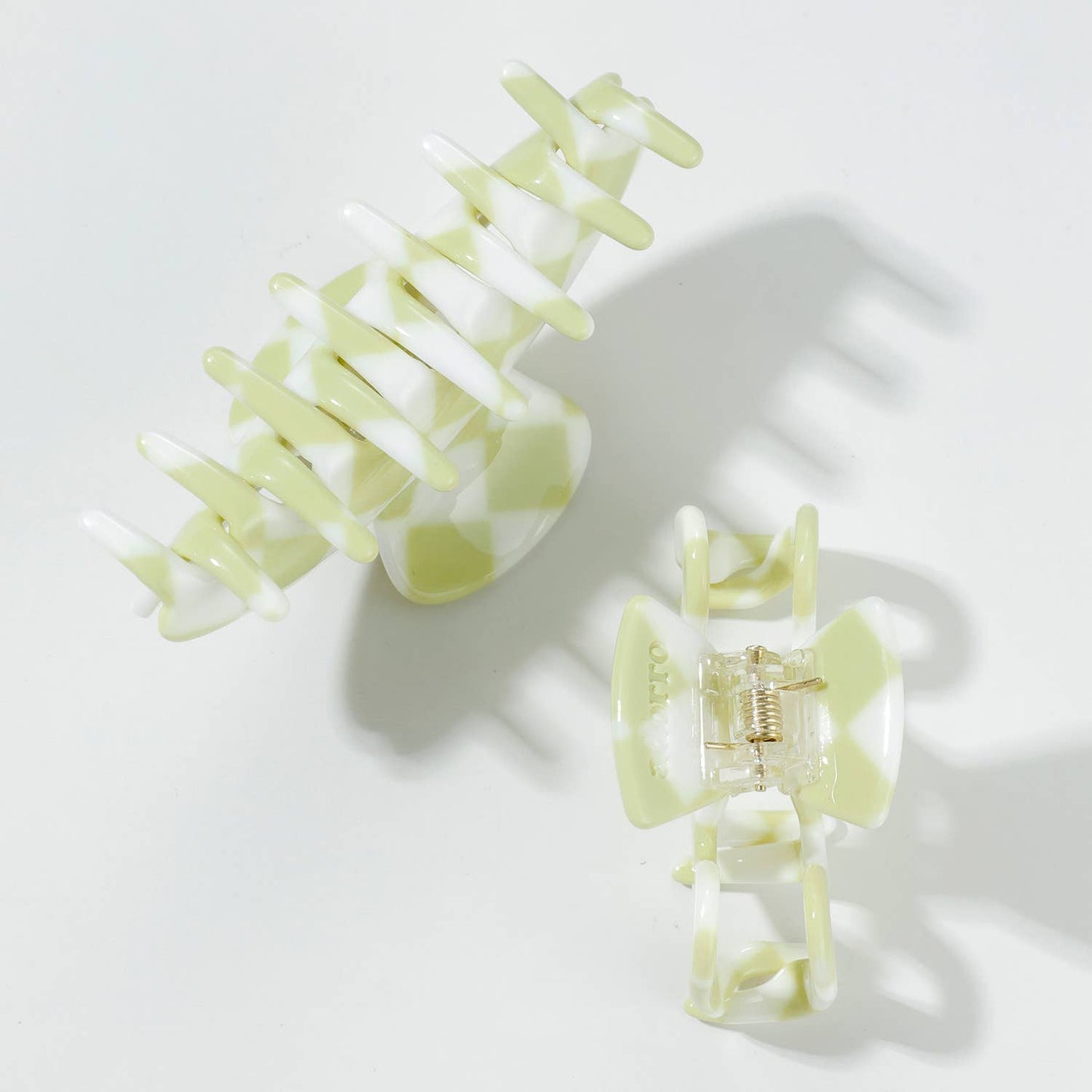 Adorro - Pistachio & White Checkered Claw Clips (small)