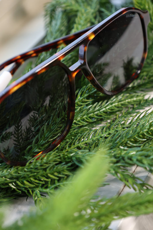 FREYRS Billie Tortoise/ green sunglasses