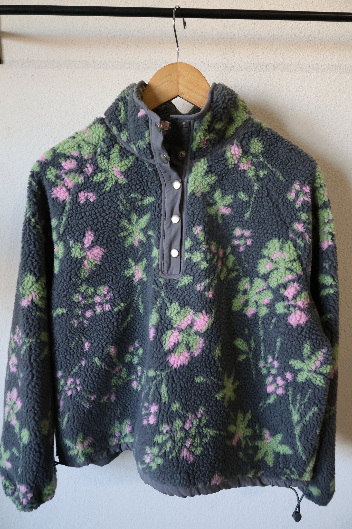 In Loom - FLORAL SHERPA SNAP BUTTON PULLOVER