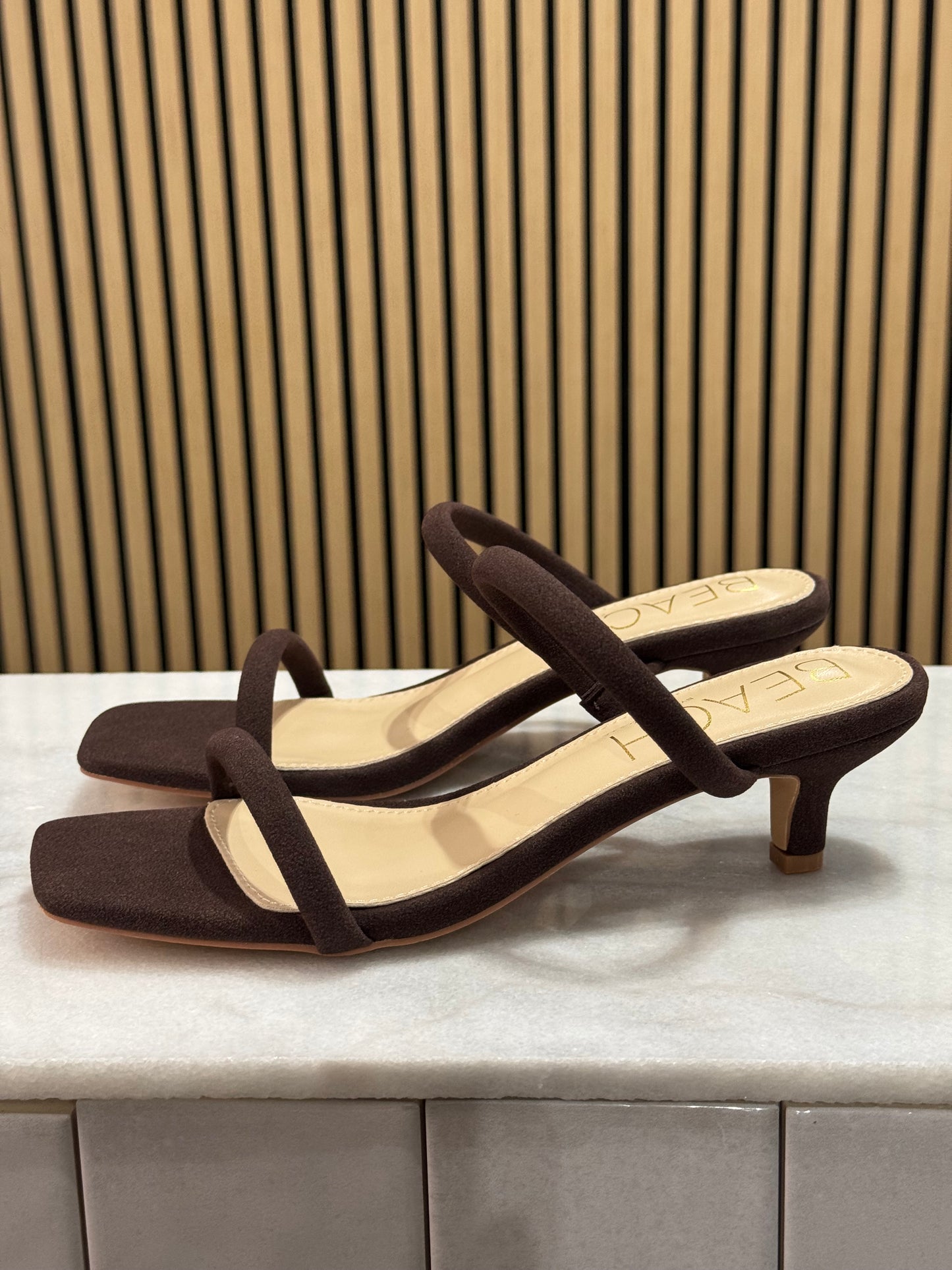 Beach By Matisse Jeanne kitten heel sandal