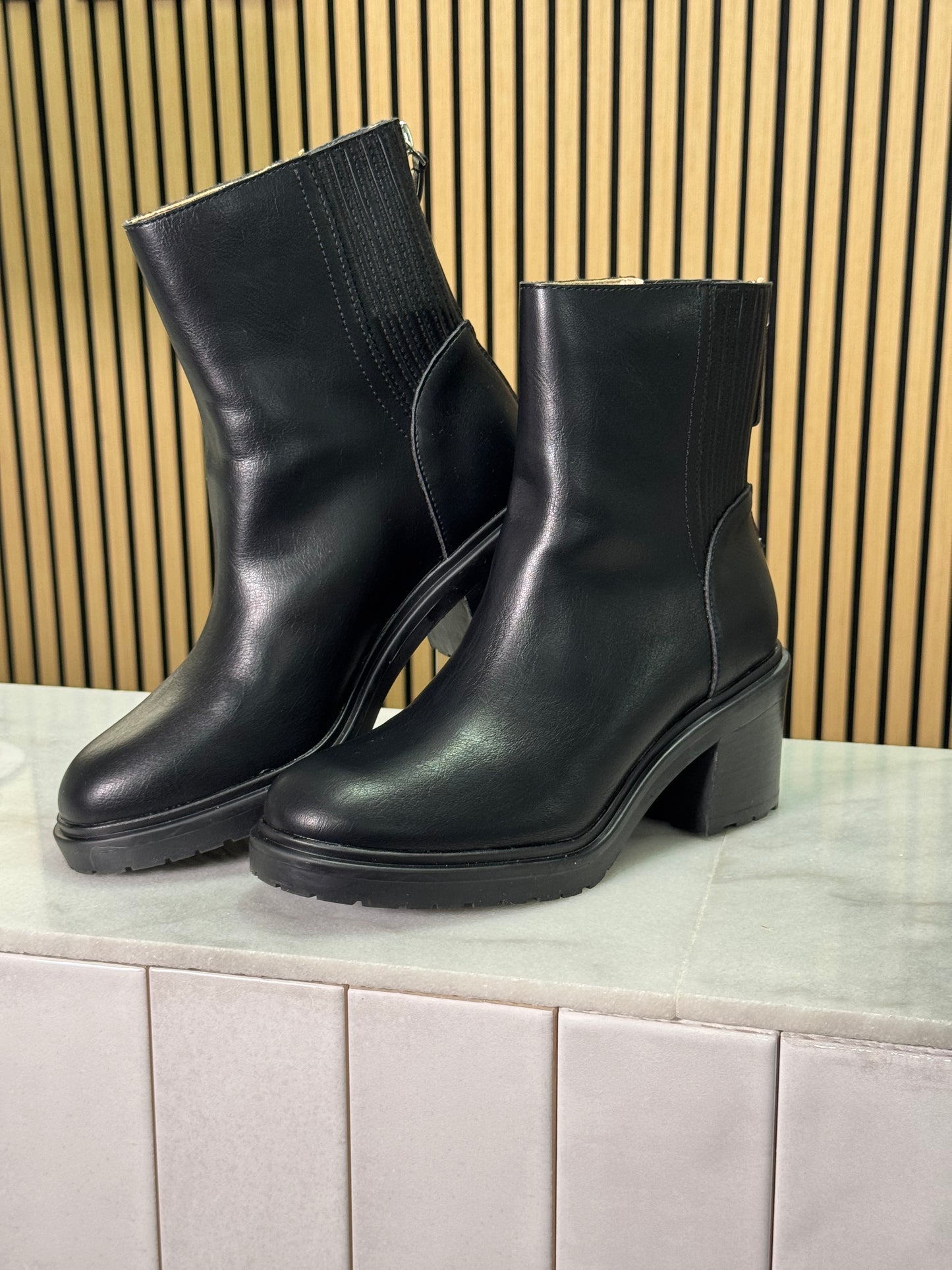 OASIS SOCIETY - The Megan | Black Lug Chelsea Bootie