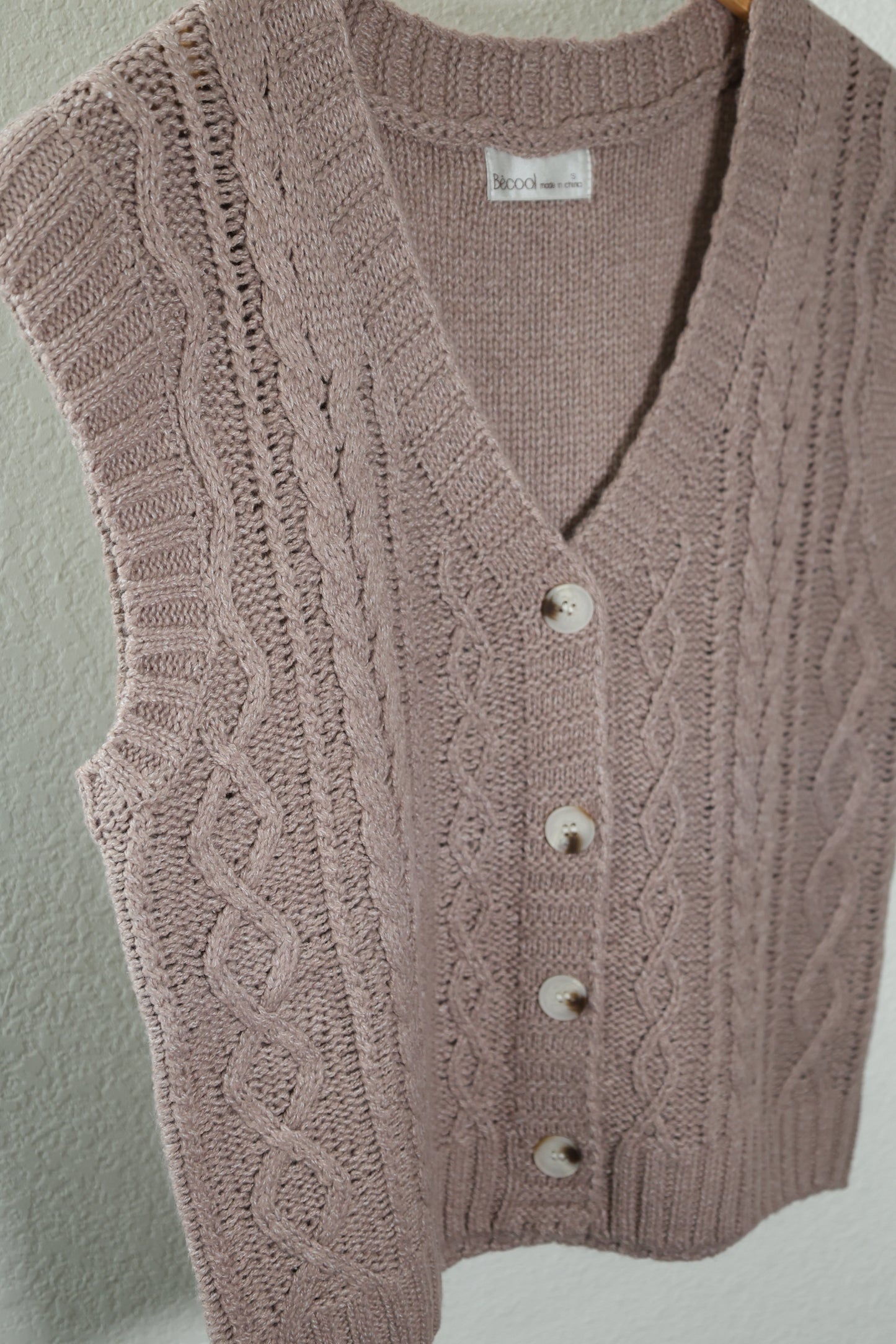 Be Cool - CHUNKY CABLE  SWEATER VEST