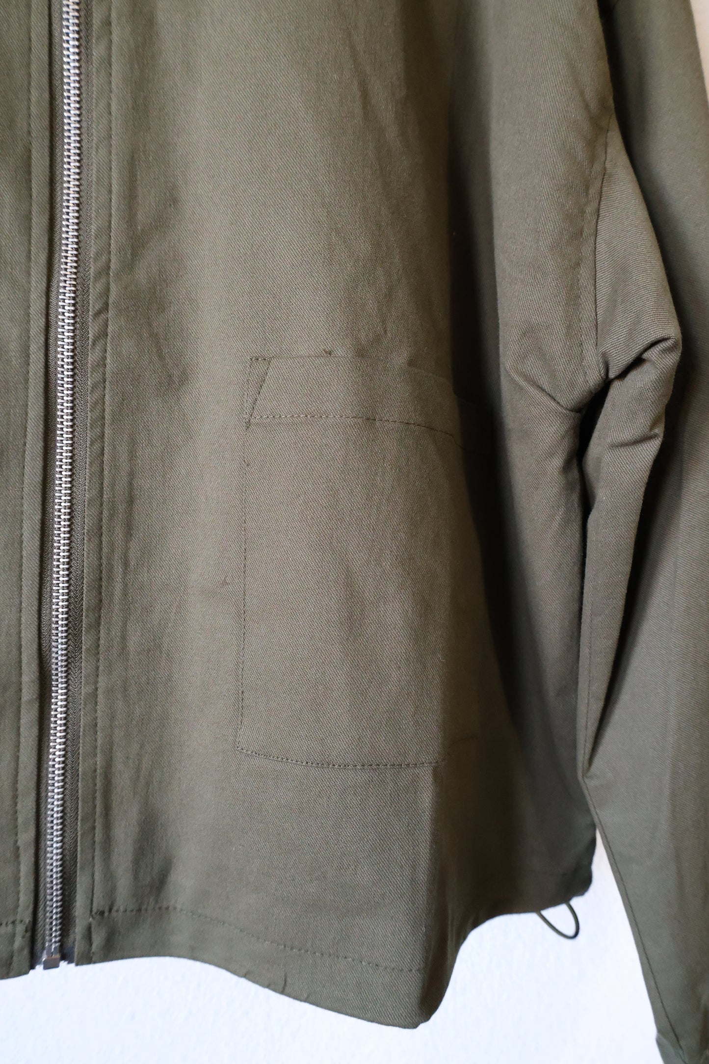 BUTTERMELON - Collared Zip-Up Drawstring Jacket