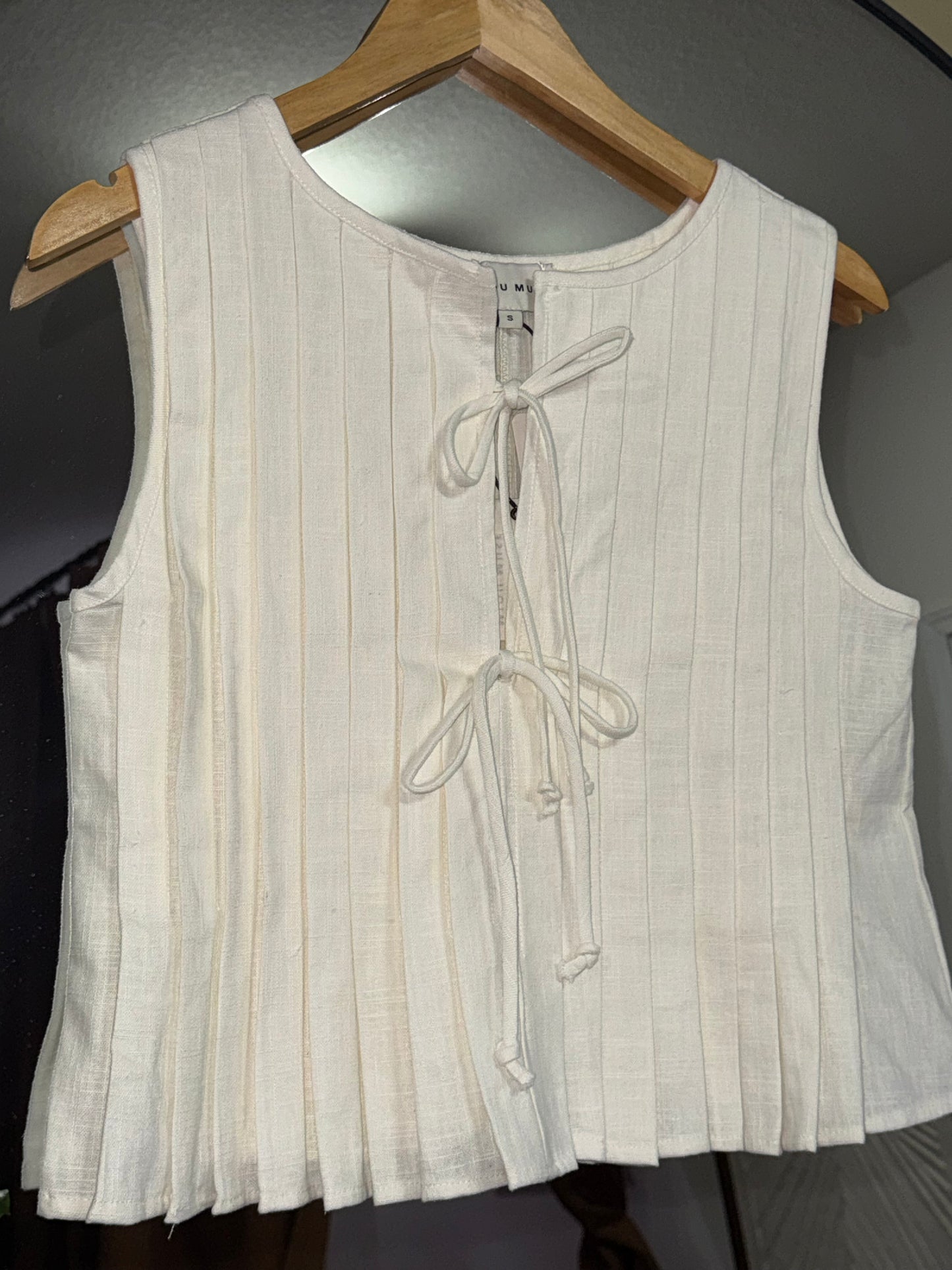 Miou Muse - White Linen Pleated Tie-front Tank