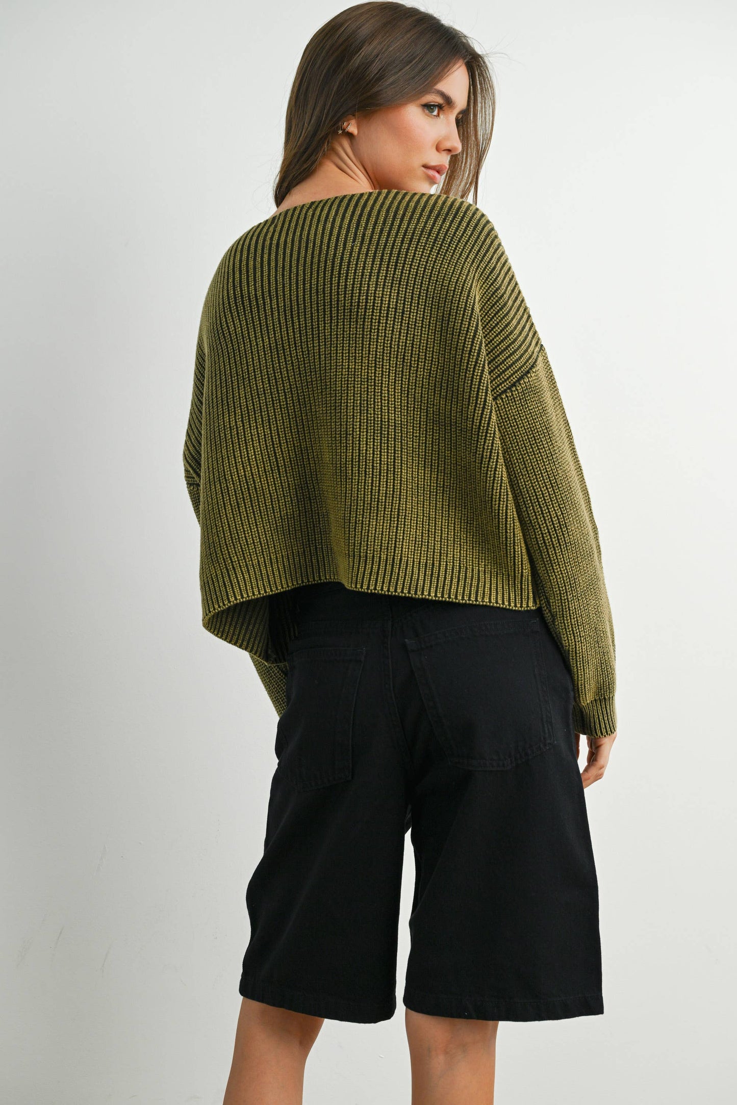 BUTTERMELON - V-Neck Buttoned Ribbed Long Sleeve Cardigan