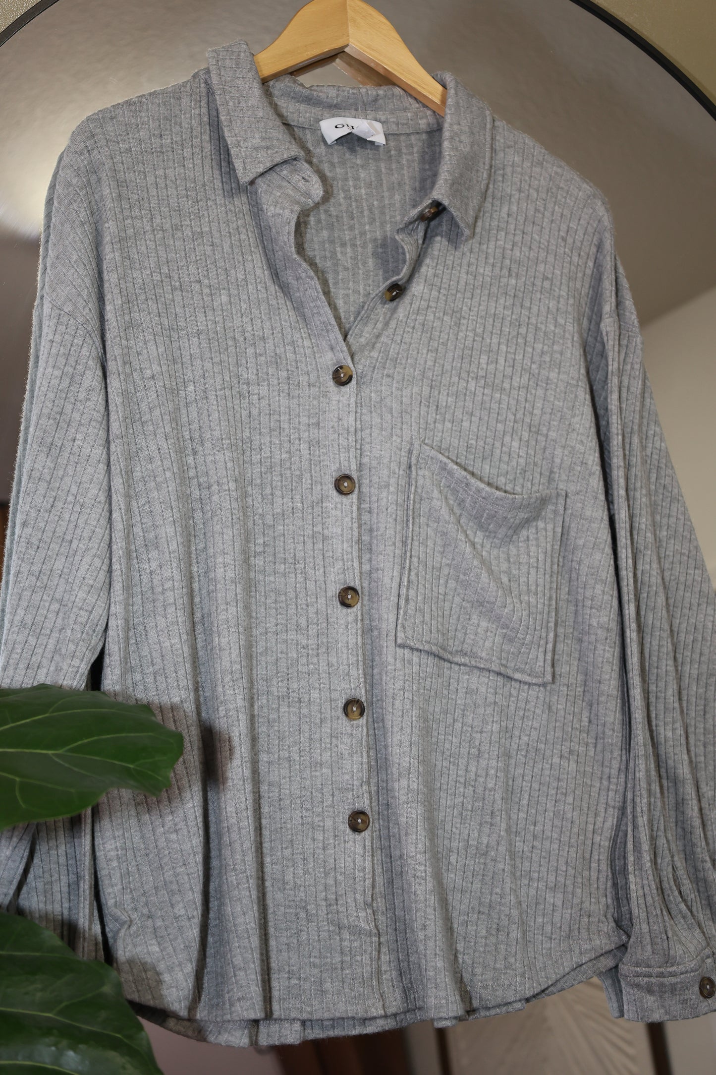 GILLI - BUTTON UP POCKET DETAIL SHIRT