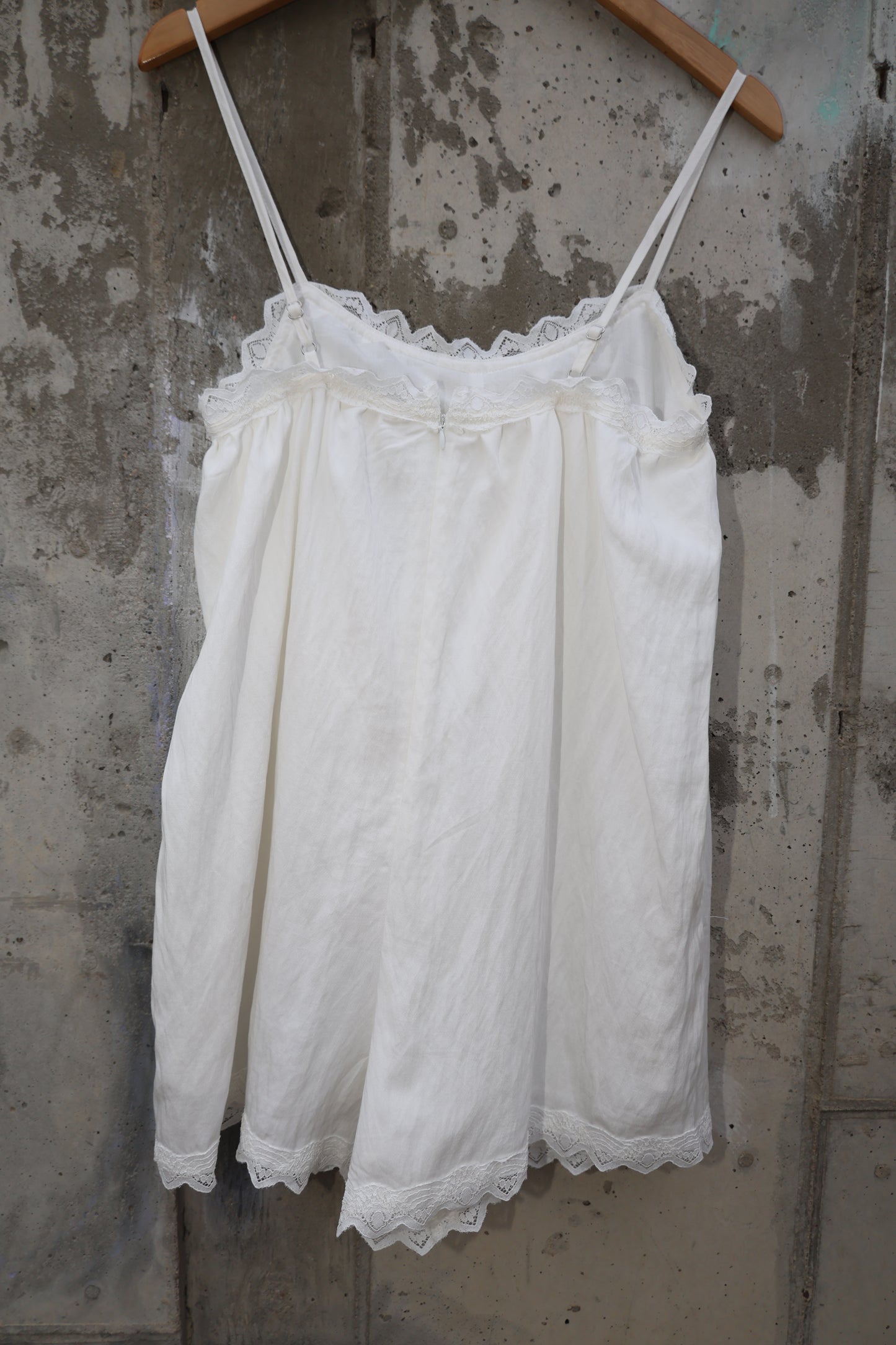 Le Lis - Thin Strap Lace-trim Romper