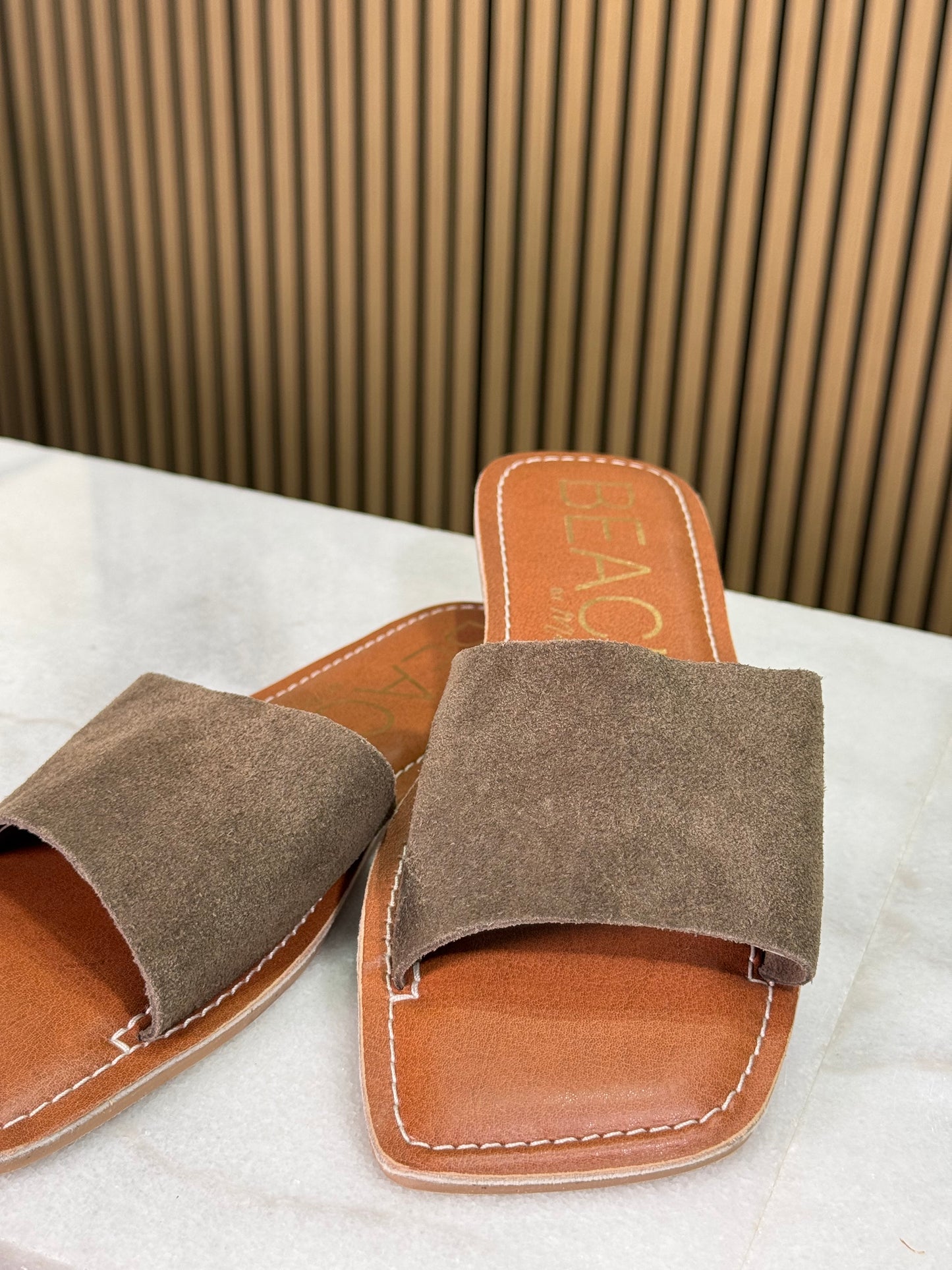Beach by Matisse Bali dark brown suede sandals