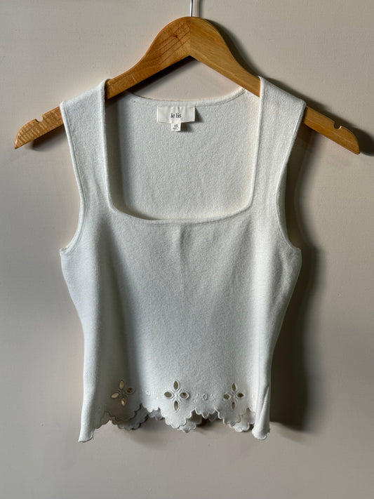 Le Lis - Soft Square-neck Tank w/ Eyelet Detail & Scallop Trim