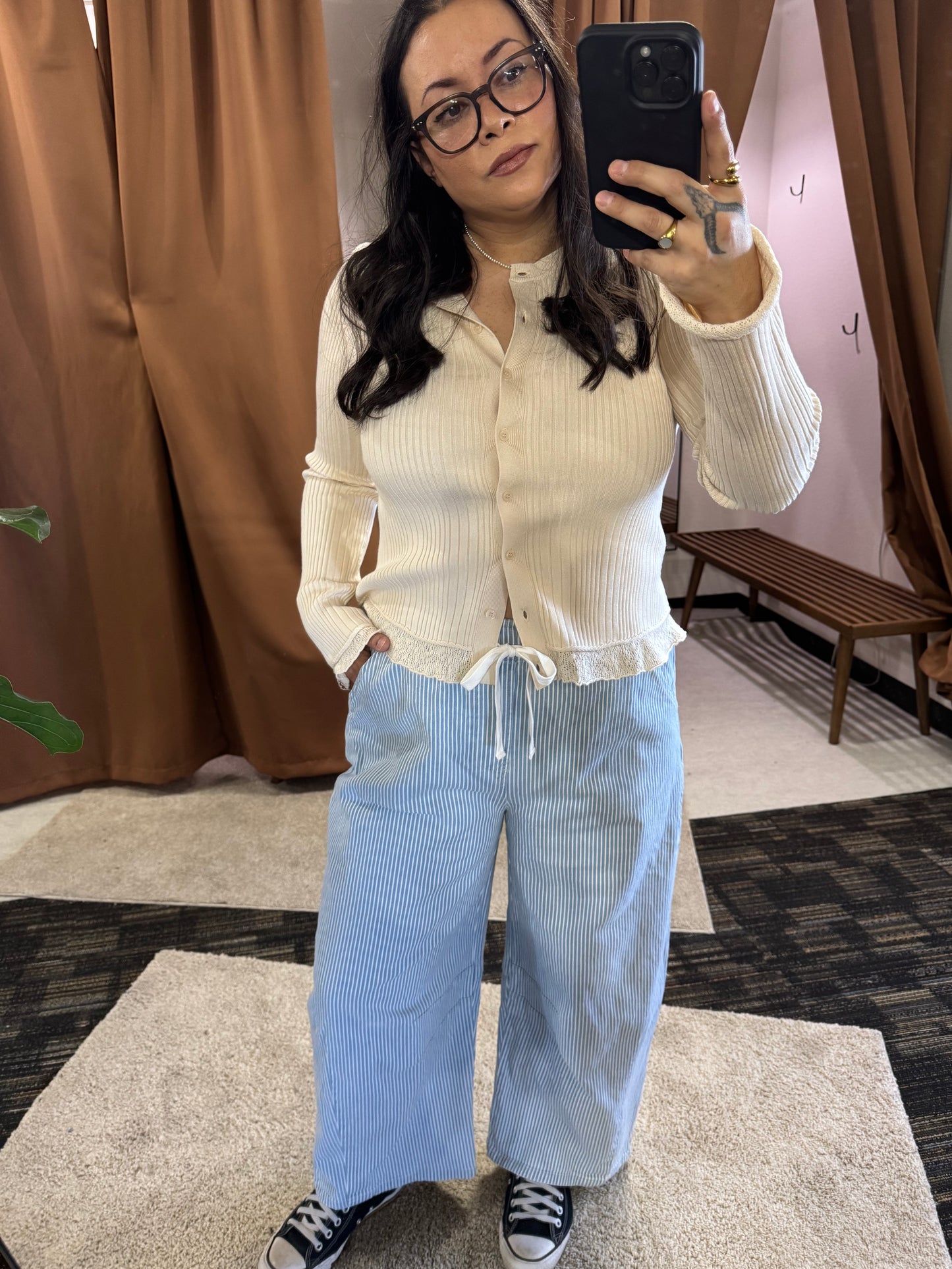 SKIES ARE BLUE light washed denim barrel pull on pant