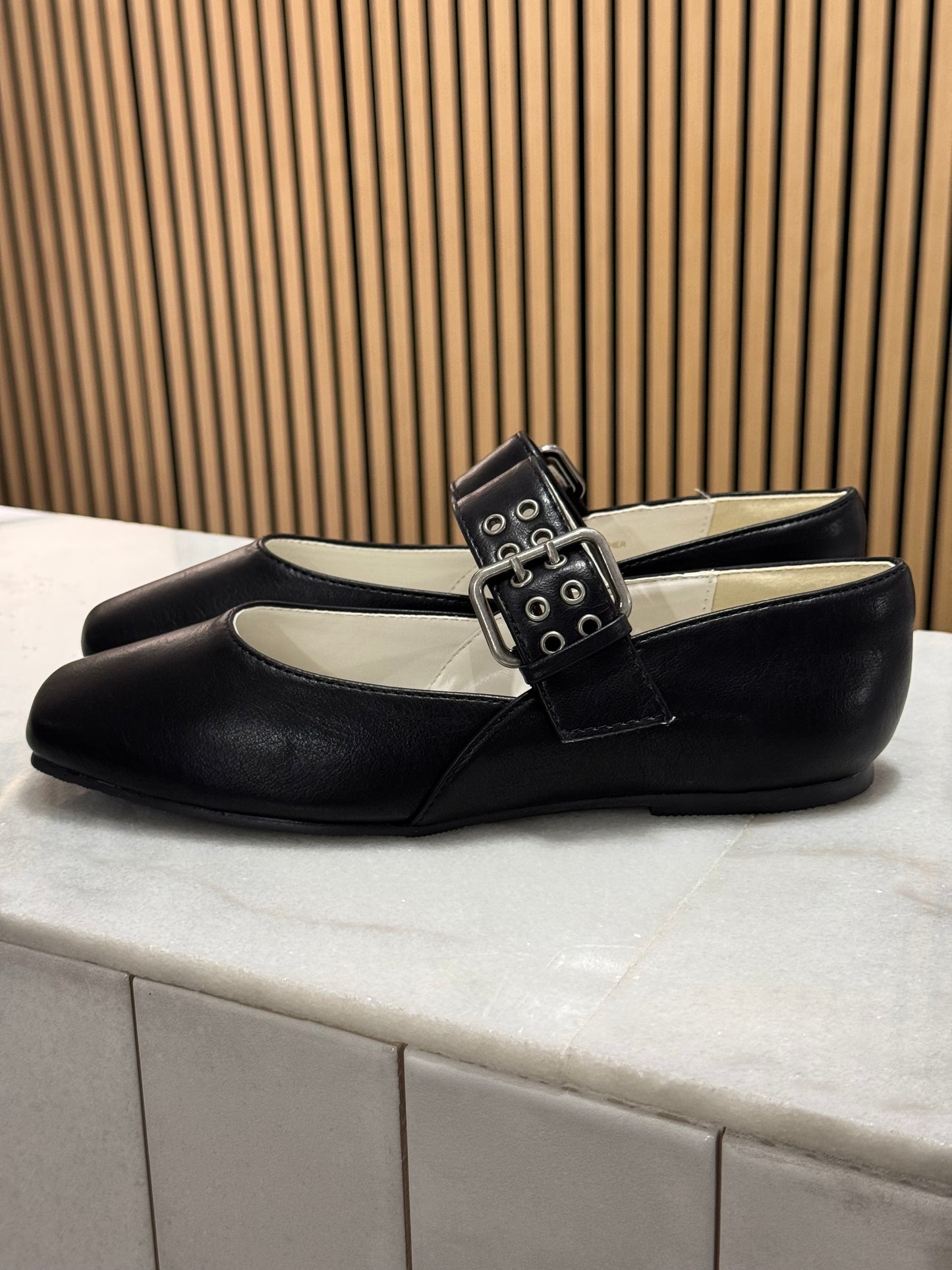 Ballet buckle strap flats