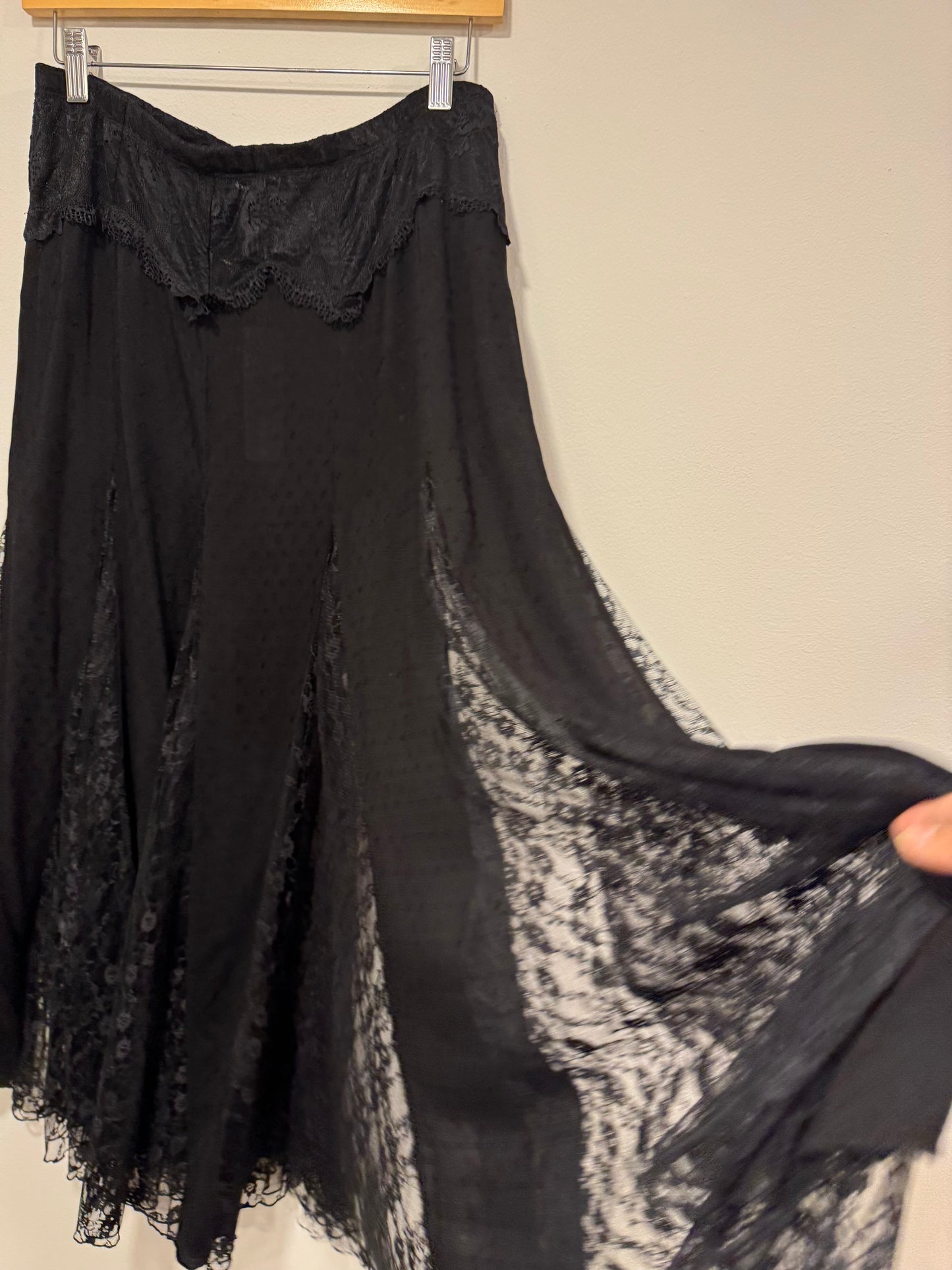 Bluivy - Boho Flowy Lace Maxi Skirt
