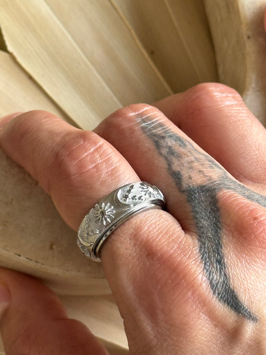Sessori - Stainless Anti Anxiety Fidget jewelry Celestial Ring