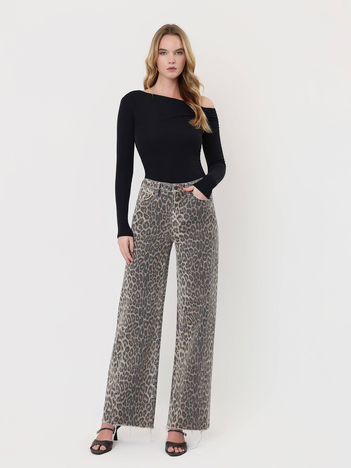 FLYING MONKEY - HIGH RISE SIDE SEAM DETAIL LEOPARD WIDE LEG JEANS