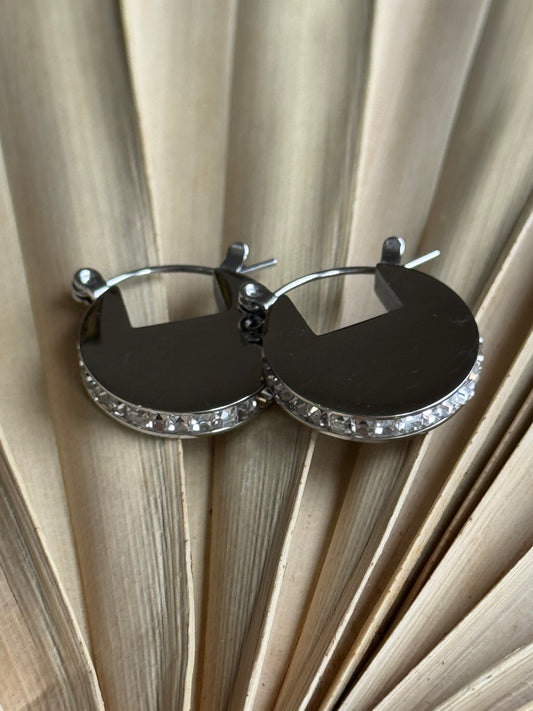 Secret Box Stainless Steel rhinestone edge earring