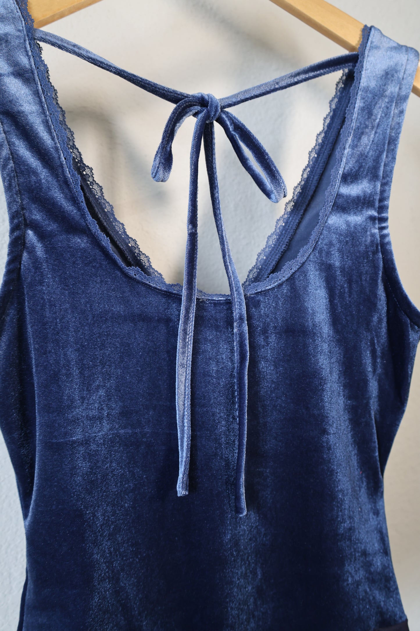 Le Lis velvet v neck bodysuit