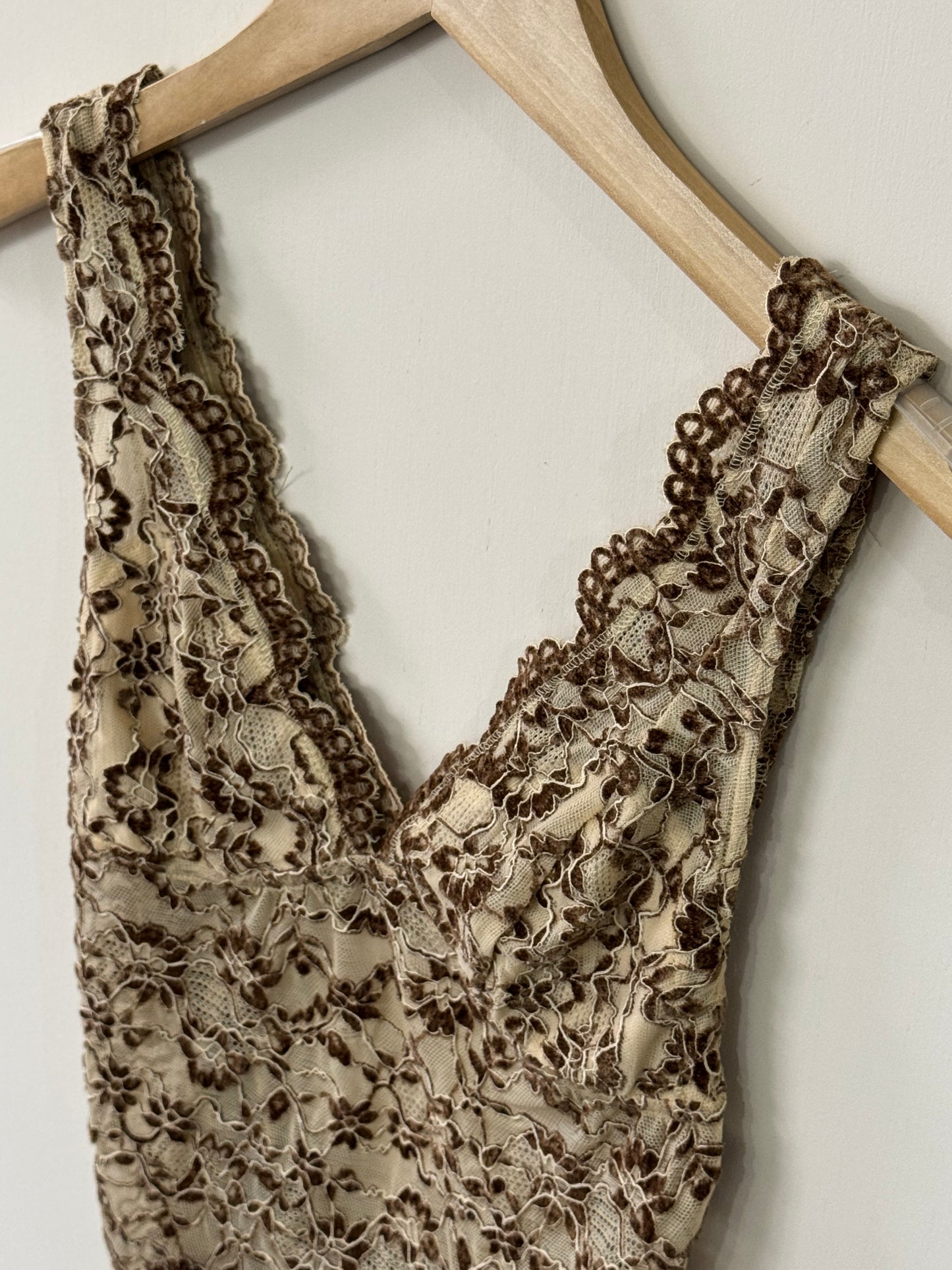 TicToc - Verona Flocked Embroidered Cropped Tank