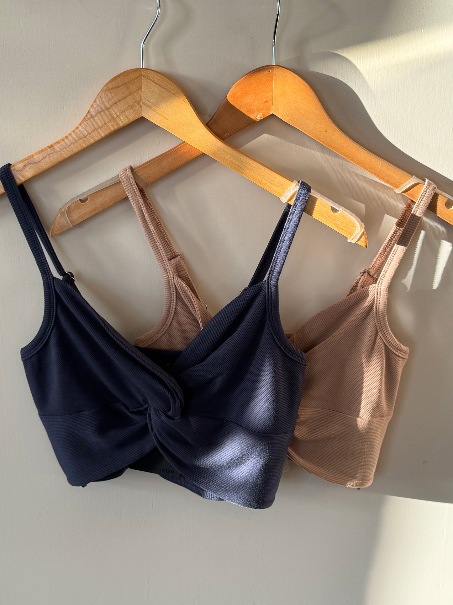 Dress Forum - Knit Twist-knot Sweetheart-neck Cropped Tank