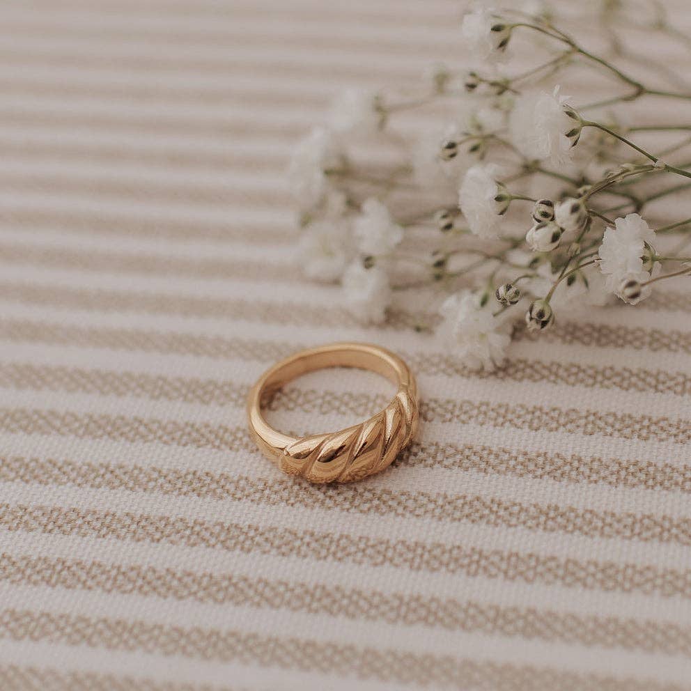 Mauve Jewelry Co. - Wren Twist Ring