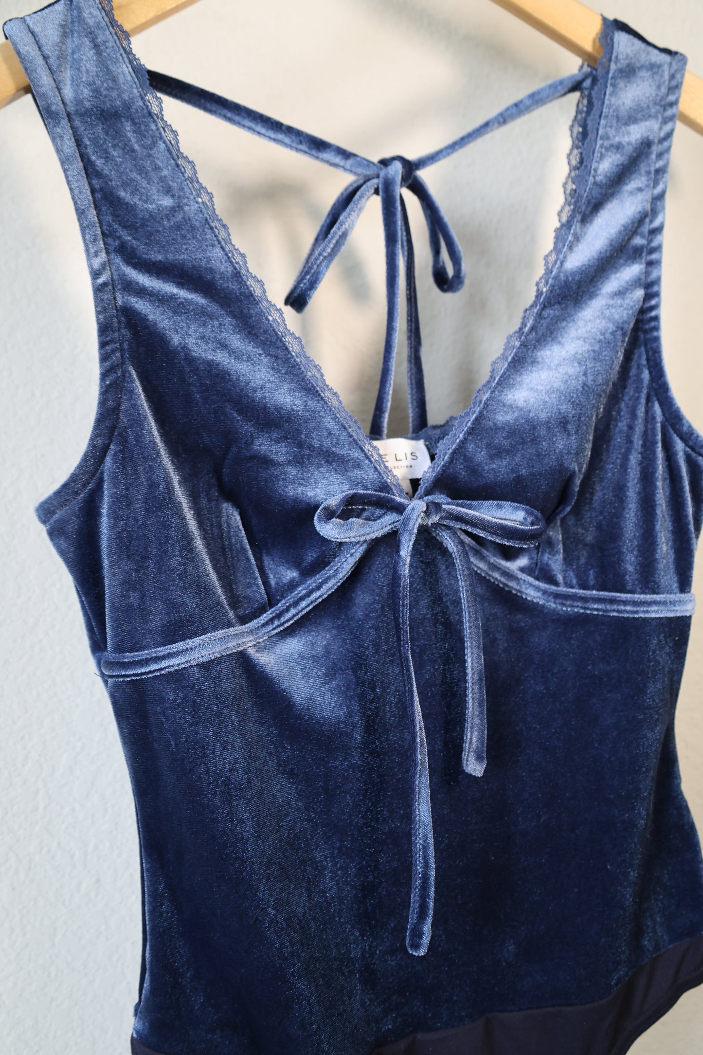 Le Lis velvet v neck bodysuit